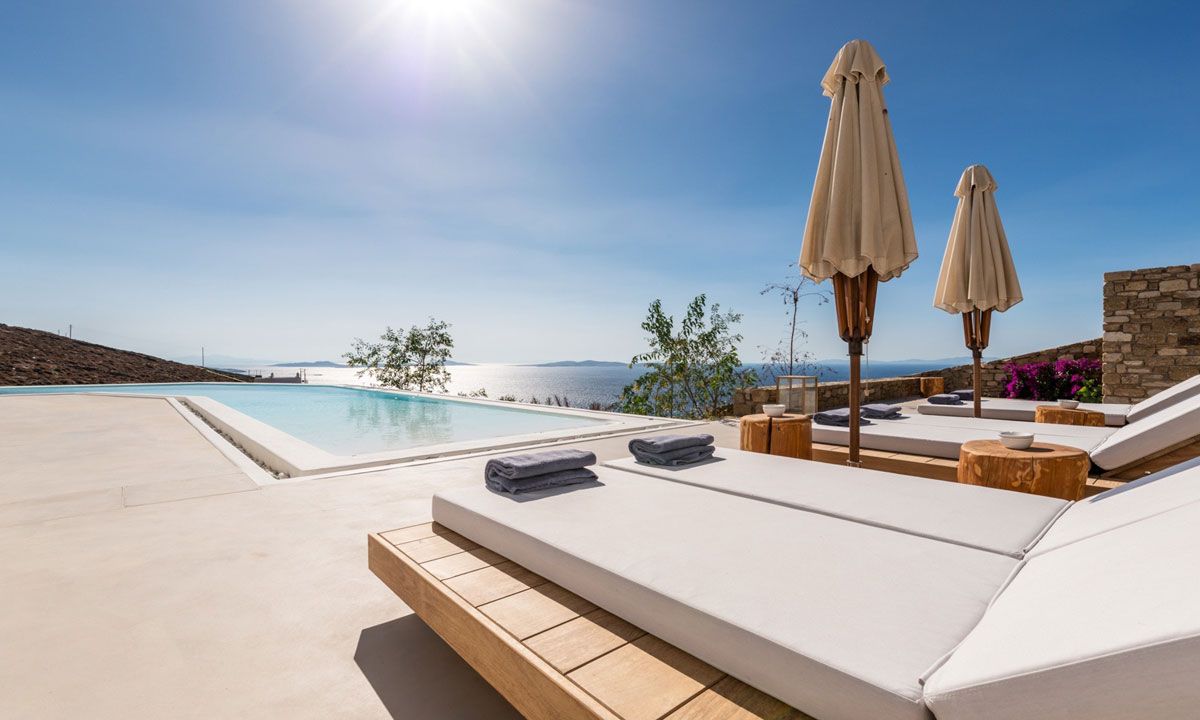 Villa VIP White
