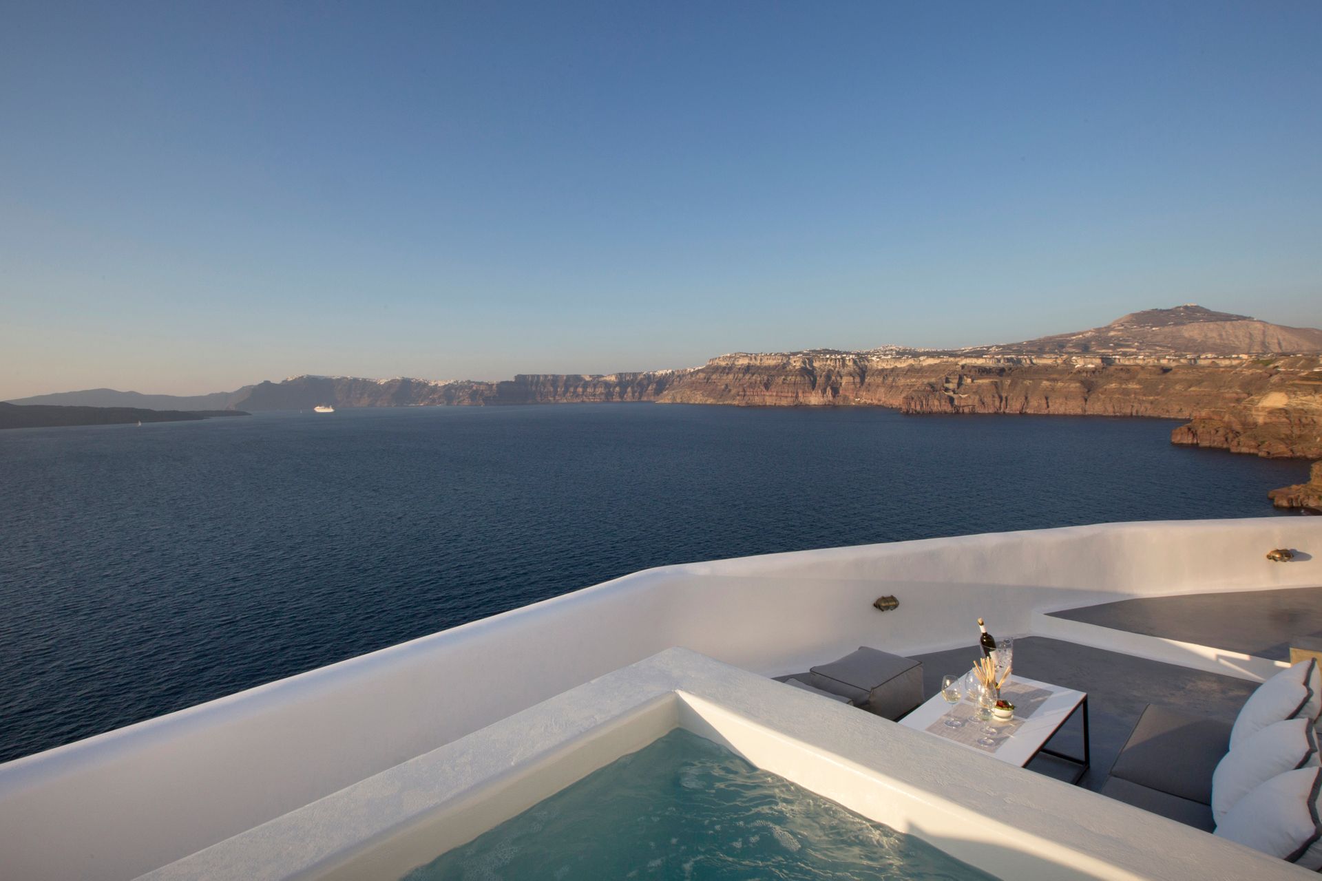 Akrotiri Cove Santorini - LUXHOU - 27