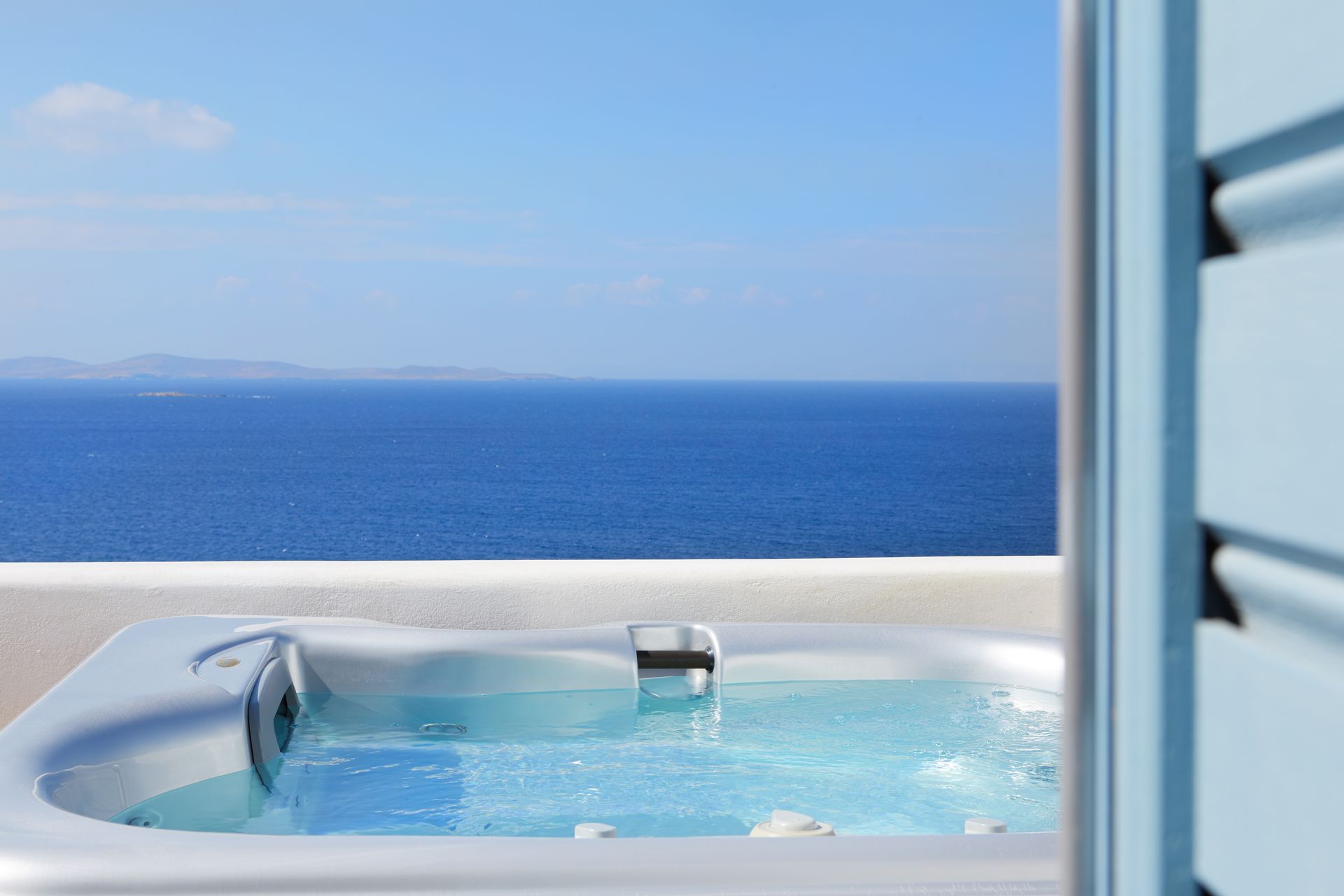 Deluxe Sea View Suite with Outdoors Jacuzzi