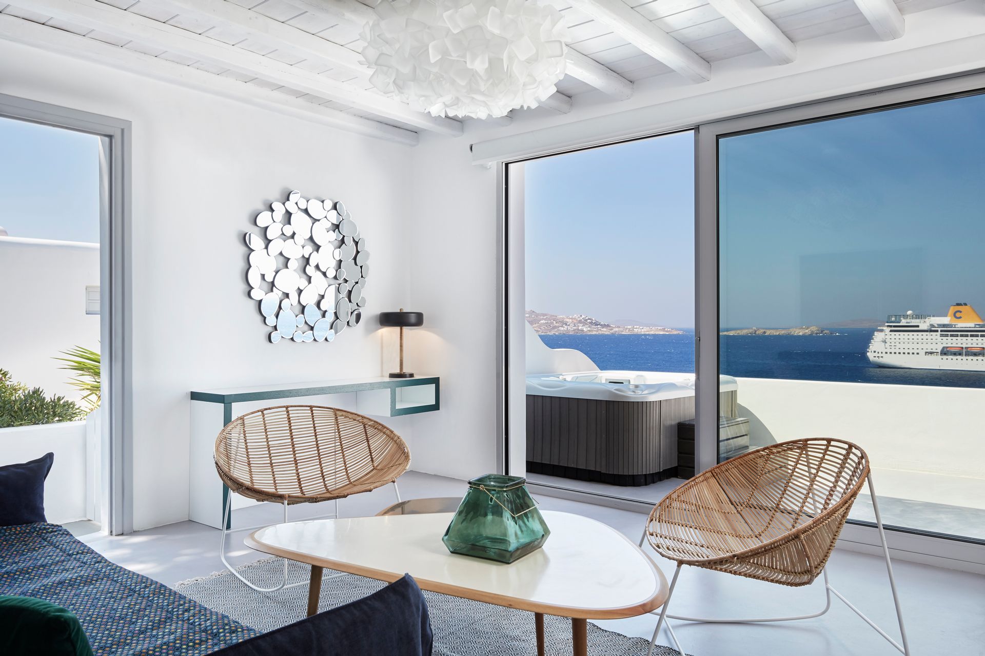 Superior Sea view Suite with Outdoors Jacuzzi