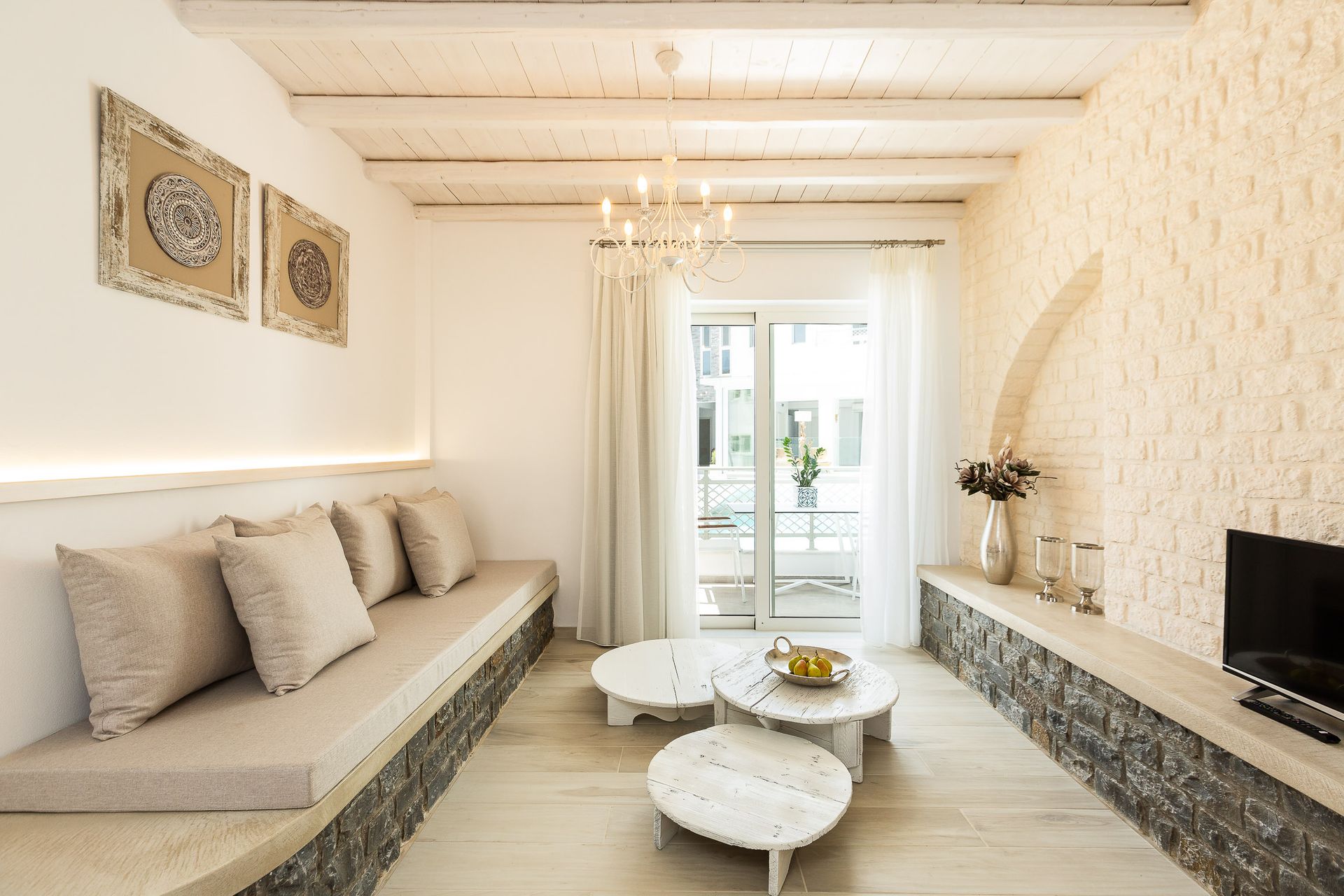 King Suite with Pool View