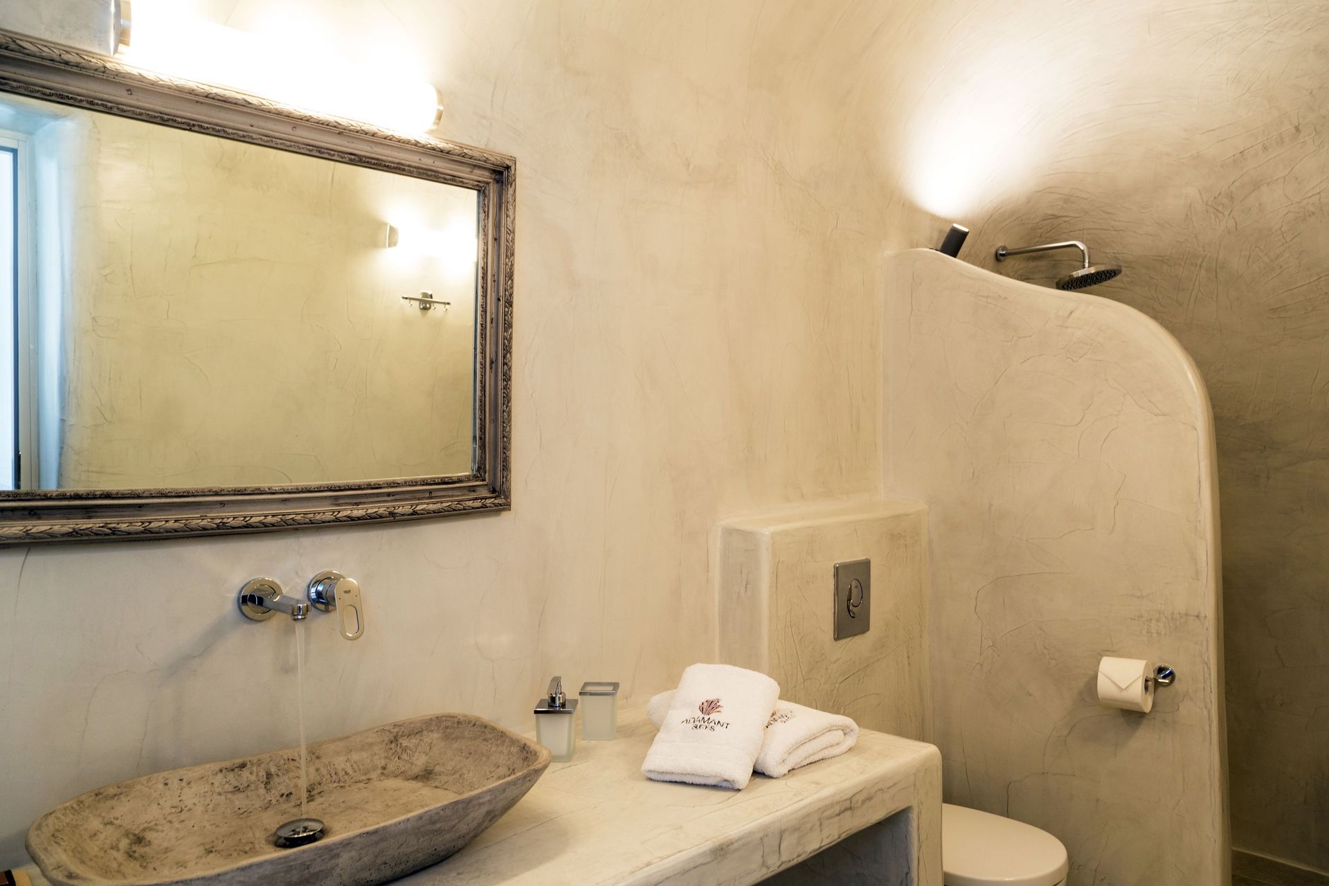 Adamant Suites Santorini - MOONST - 5