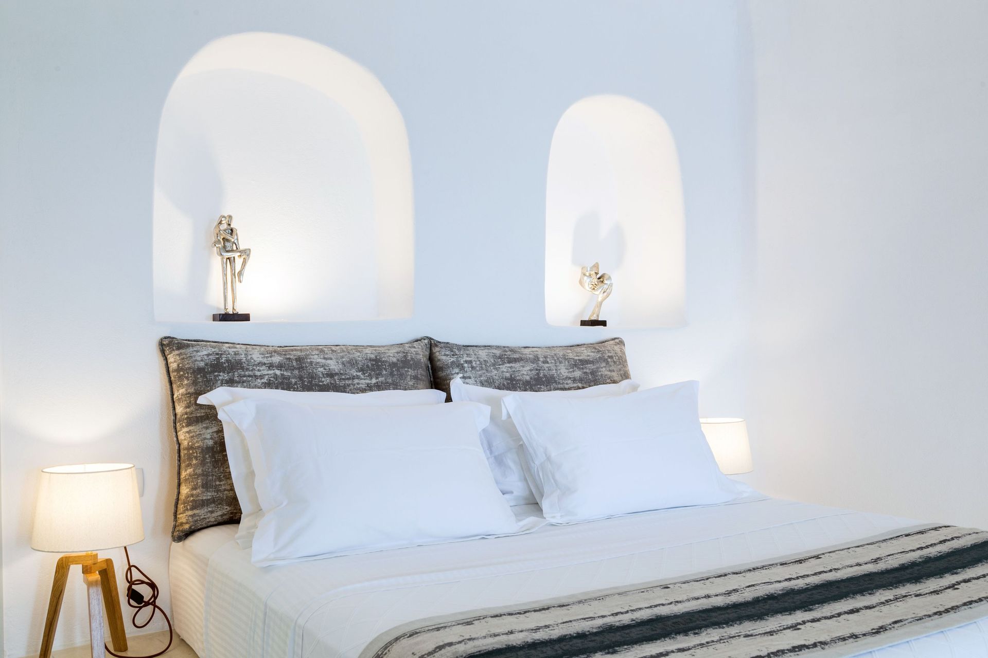 Adamant Suites Santorini - MOONST - 7