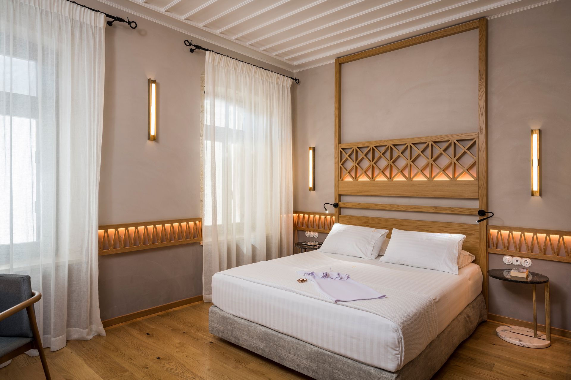 Classic Double Room with Street View