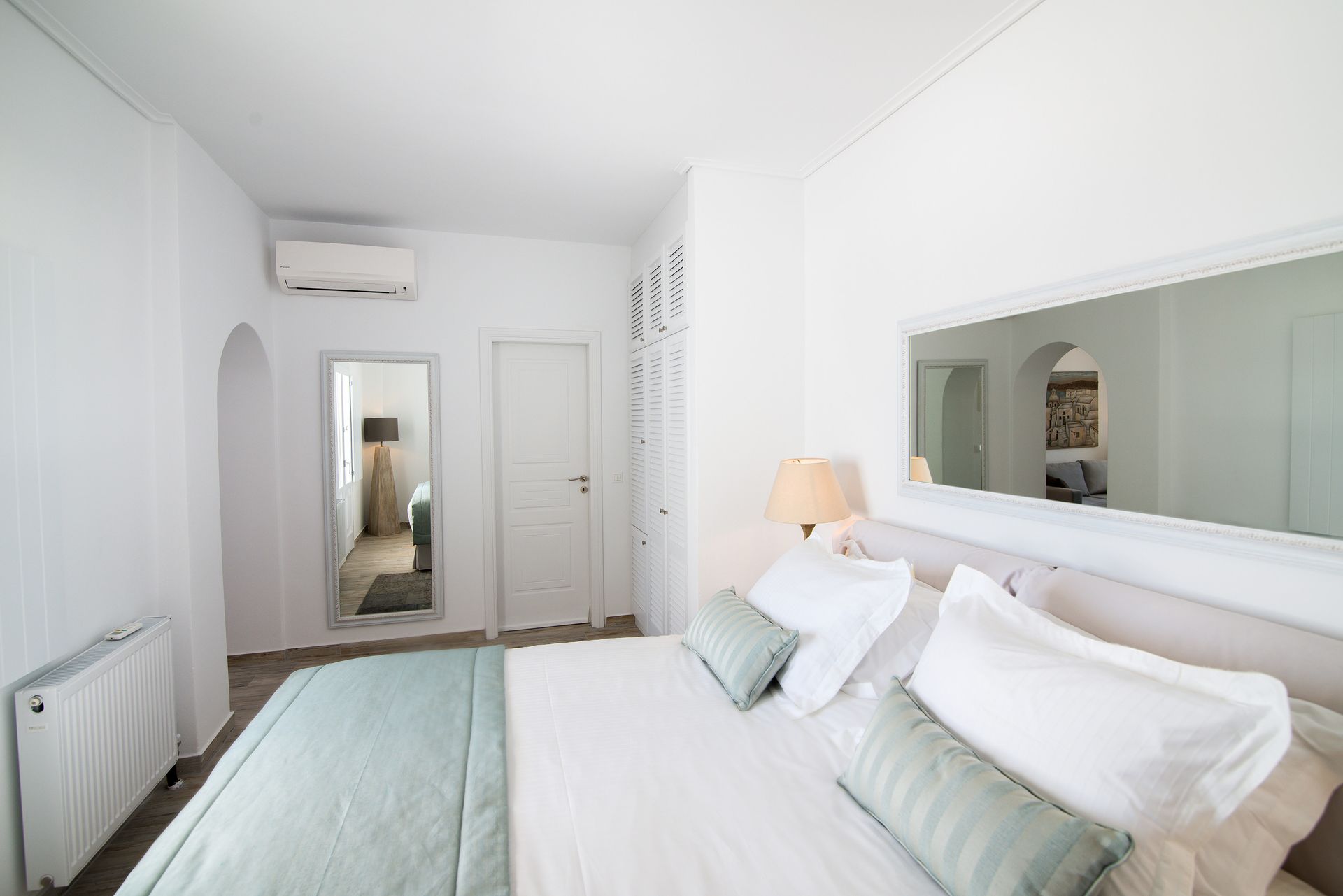 Aqua Luxury Suites Santorini - OFFER - 9