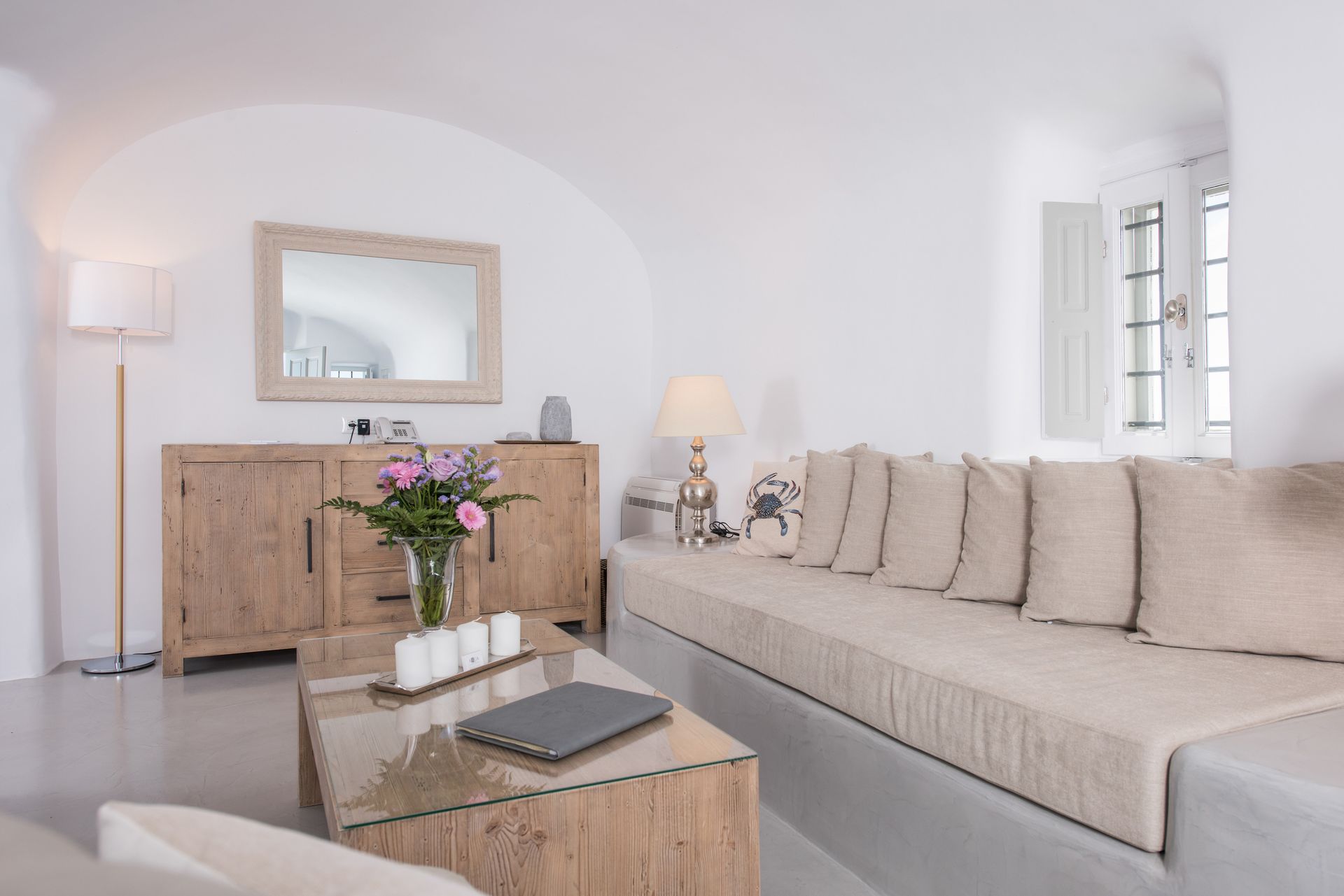 Aqua Luxury Suites Santorini - MARINE - 11