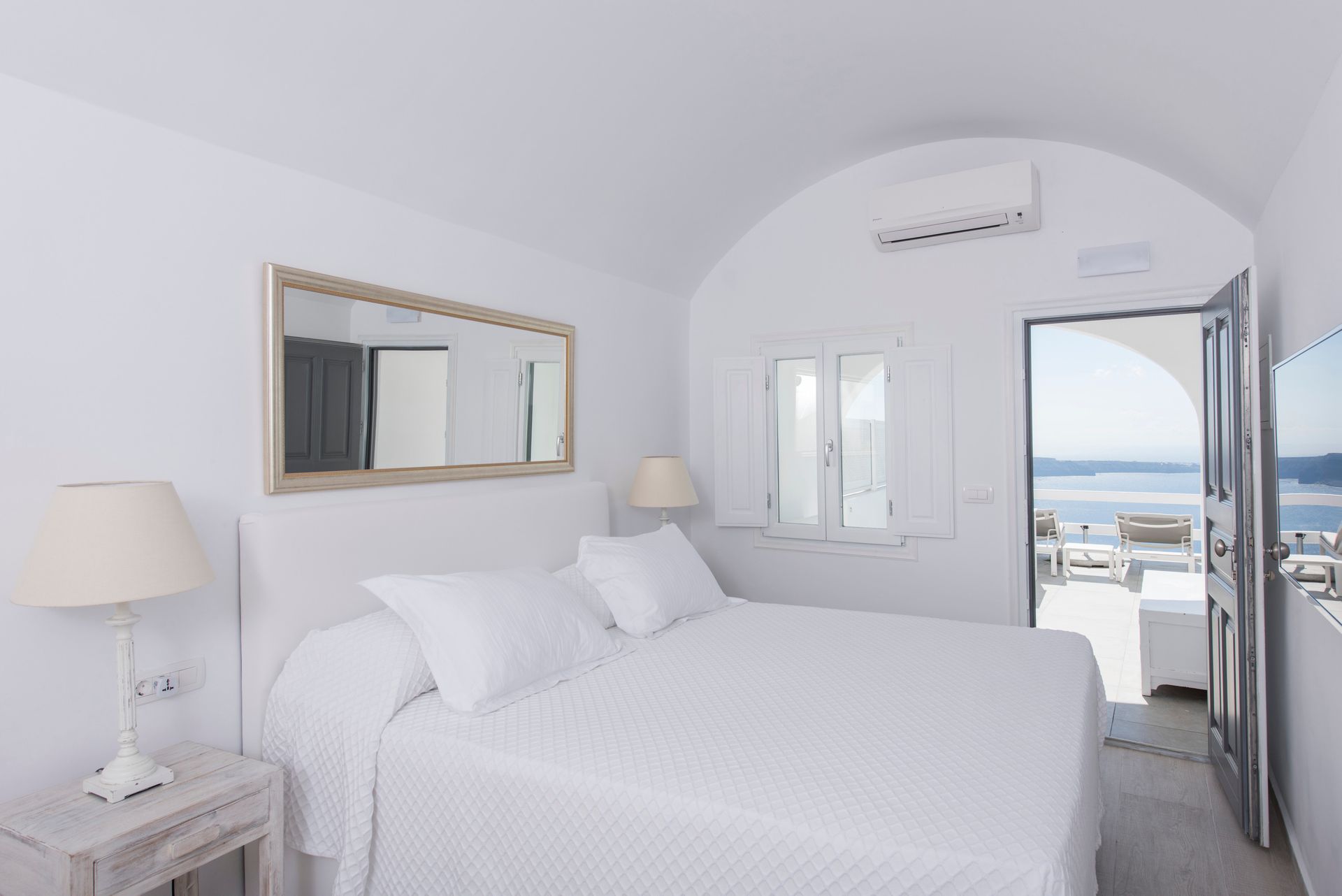 Aqua Luxury Suites Santorini - OFFER - 13