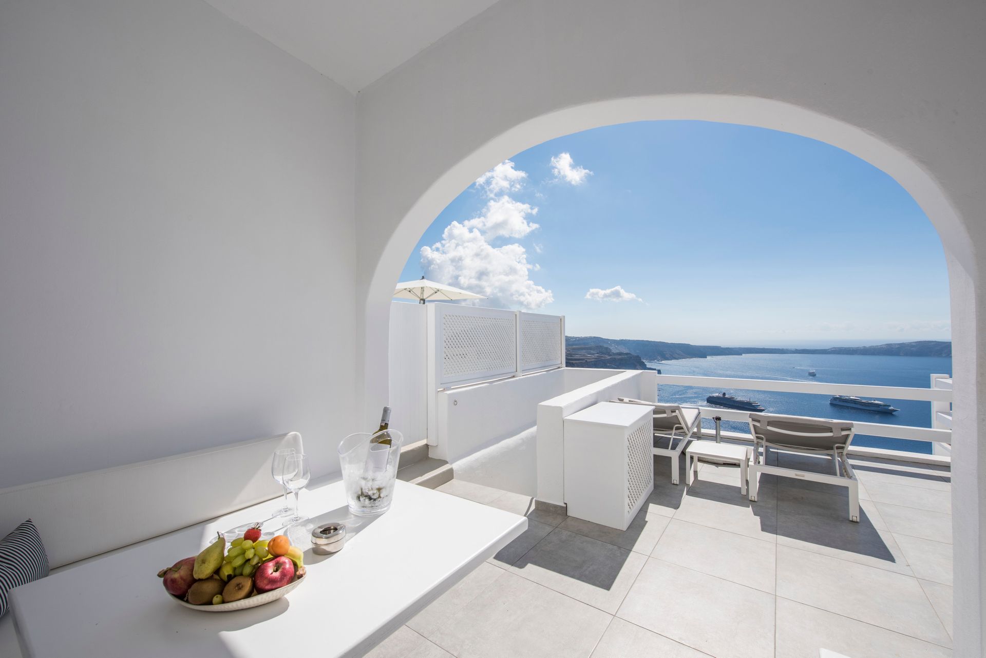 Aqua Luxury Suites Santorini - SNR - 16