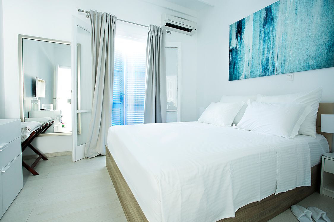 Deluxe Apartment with Balcony Pool View and Sea View (One)
