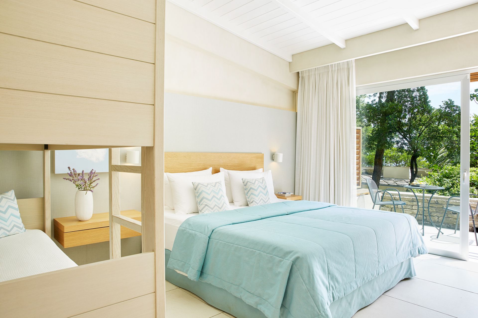 Deluxe Family Room