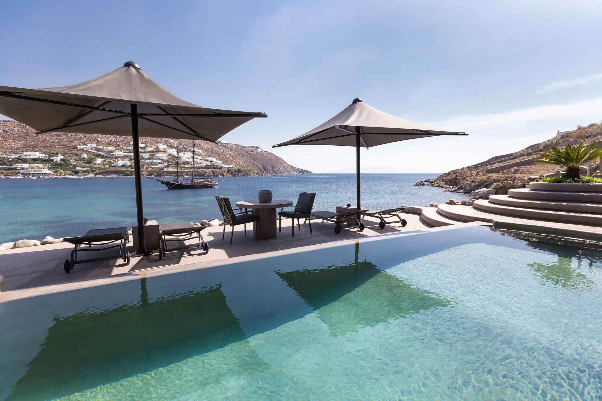 Hideaway Villa with Infinity Private Pool (2 Bedrooms)