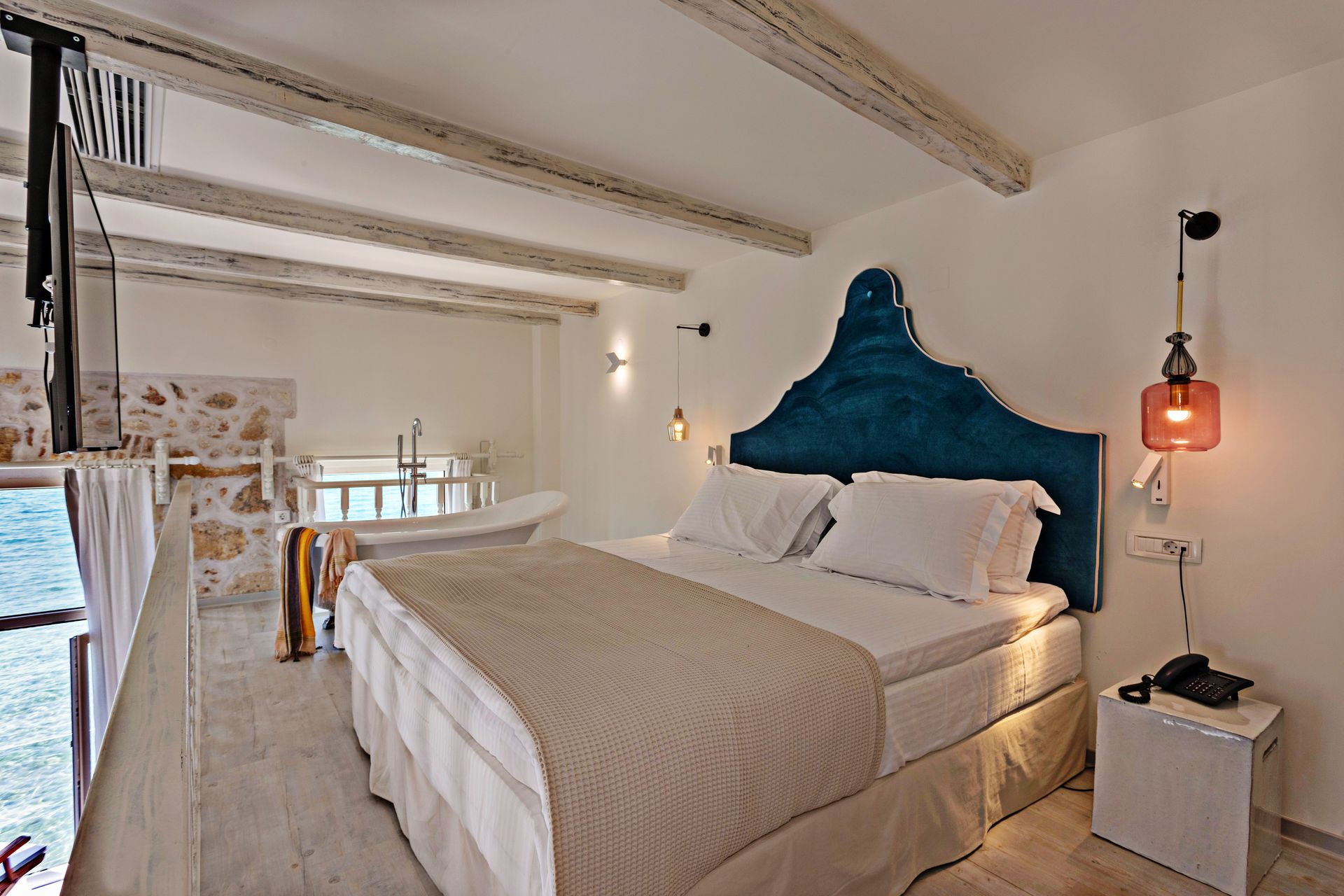 Suite with Sea View – Split Level