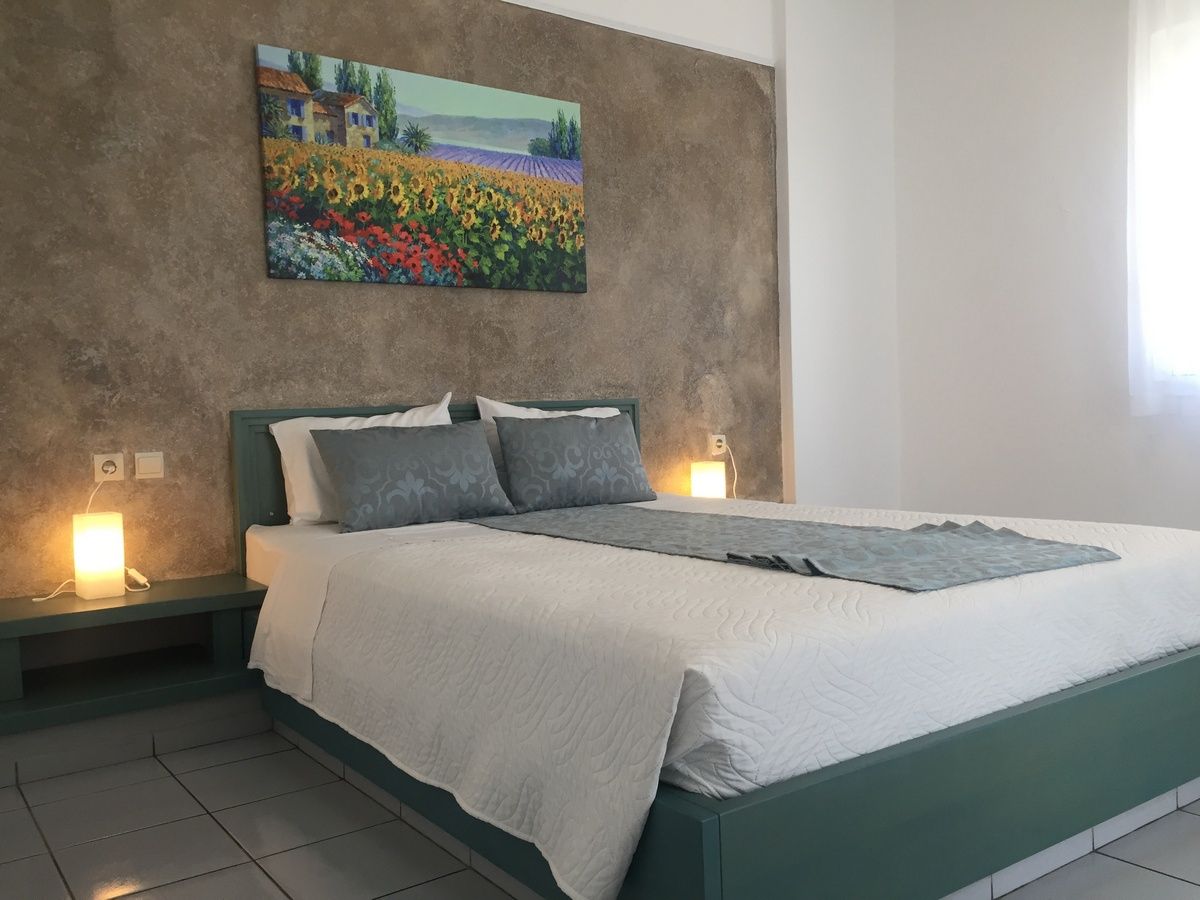 Superior One Bedroom Apartment