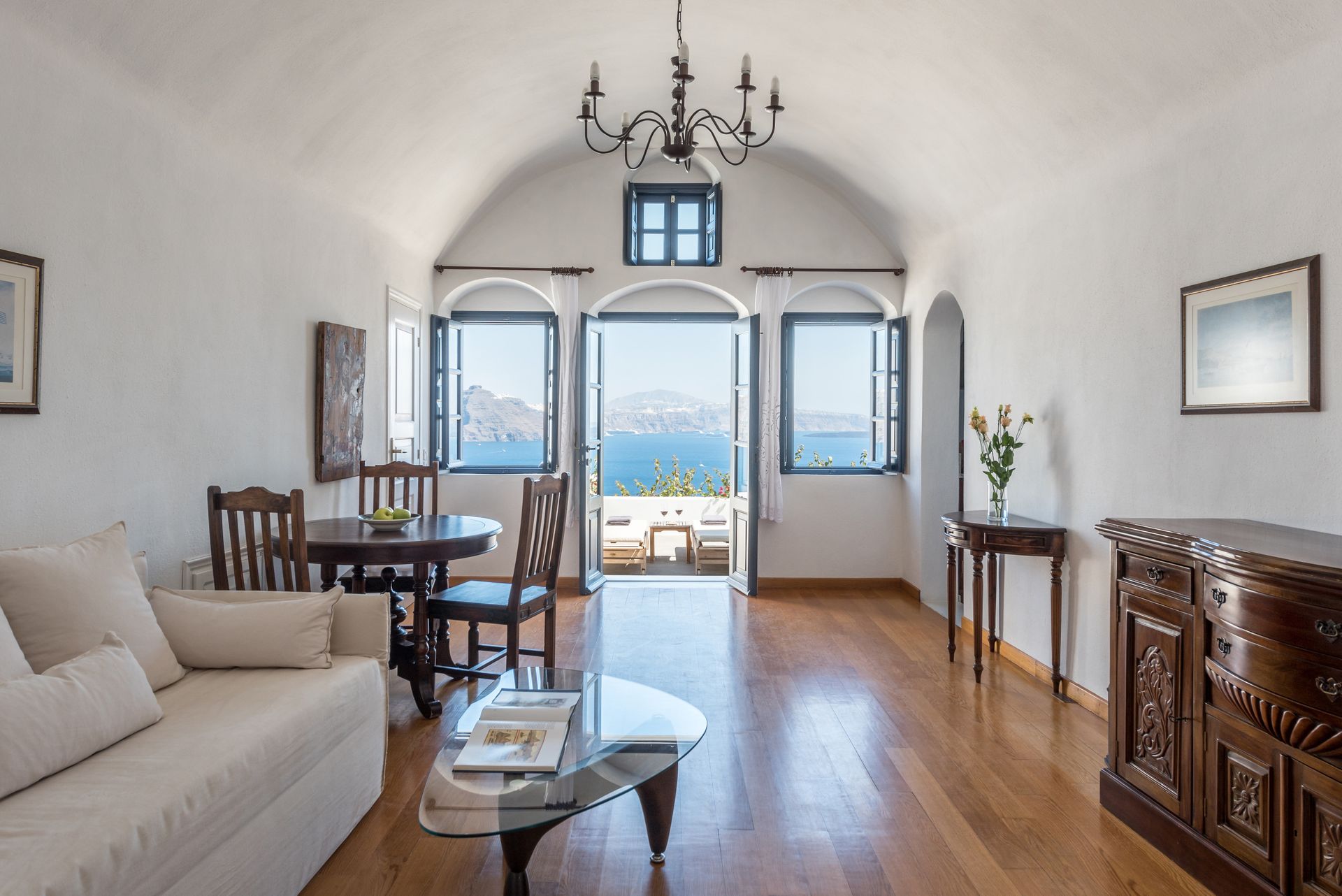 Captain’s Suite with Whirlpool | Caldera View