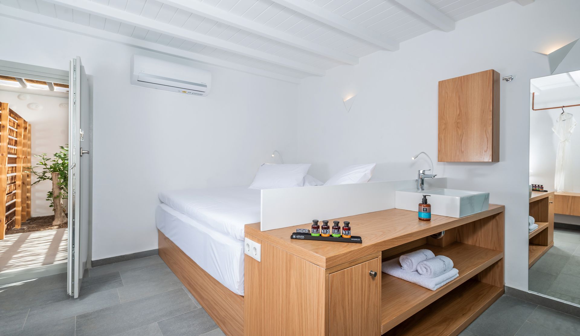 Dreambox Mykonos Suites and Mini Villas - 2BED - 3