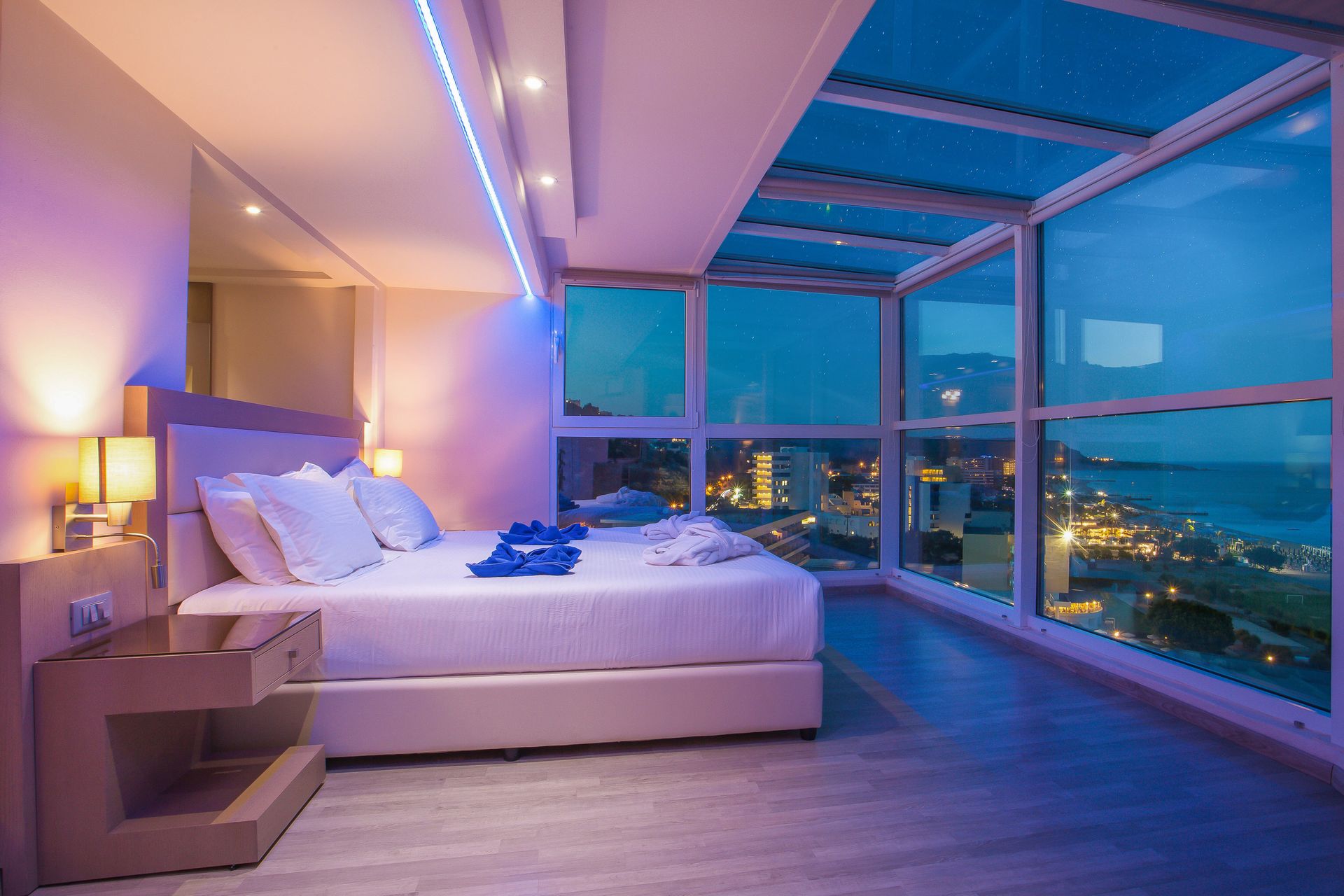 Sky Suite with Panoramic Sea view & Outdoor Jet-bath