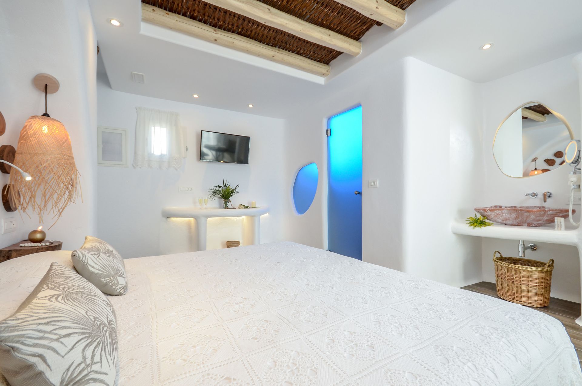 Naxos Island Escape - WHITE - 18