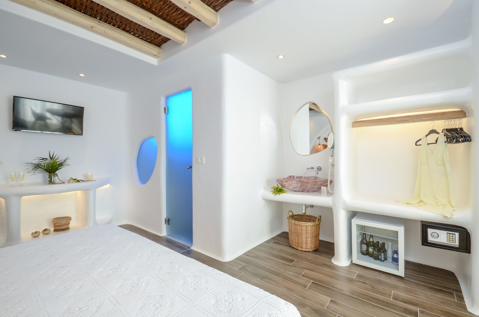 Naxos Island Escape - WHITE - 19
