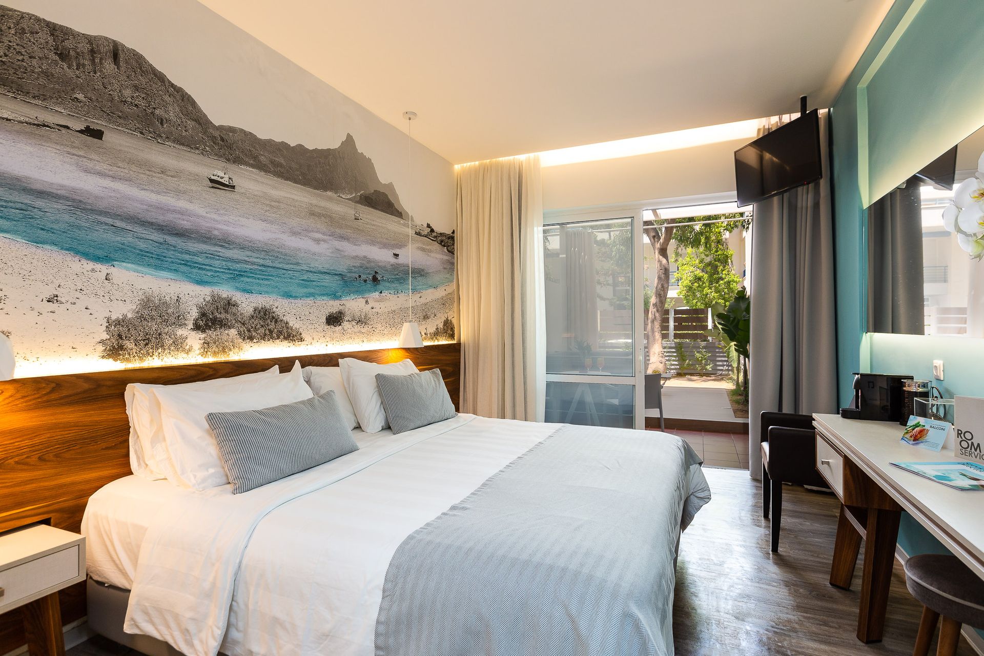 Junior Suite with Jetted Tub