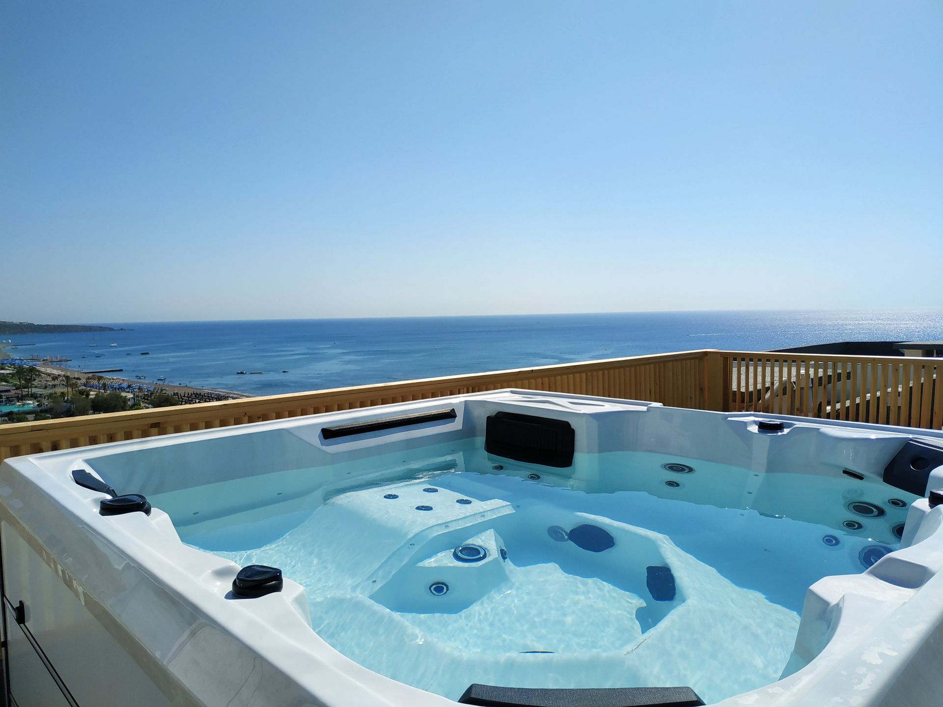 Pegasos Deluxe Beach Hotel - SKY - 5