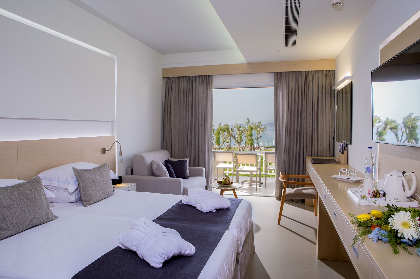 Deluxe Twin Sea View Room