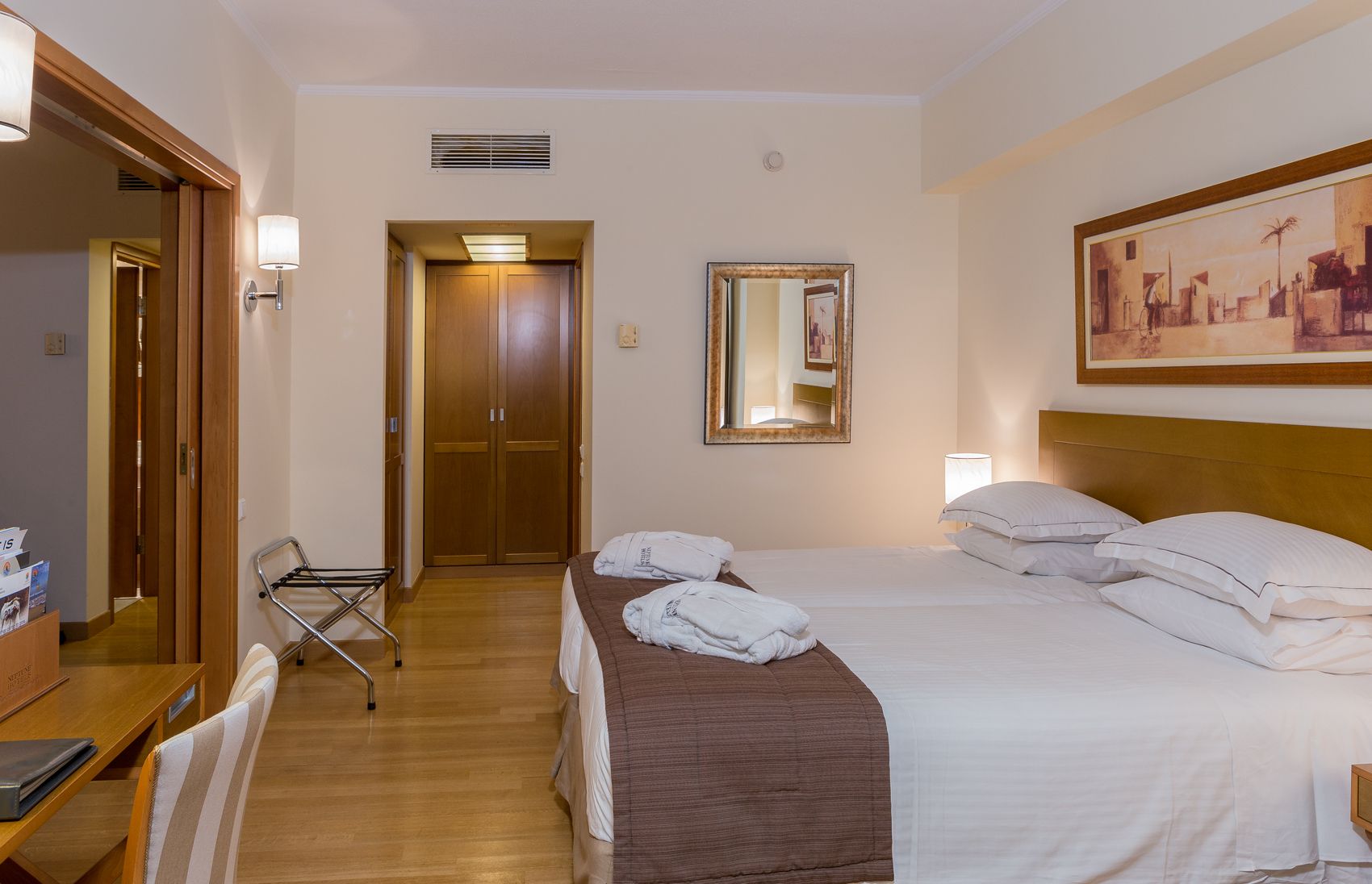 Neptune Luxury Resort - SUITE - 3