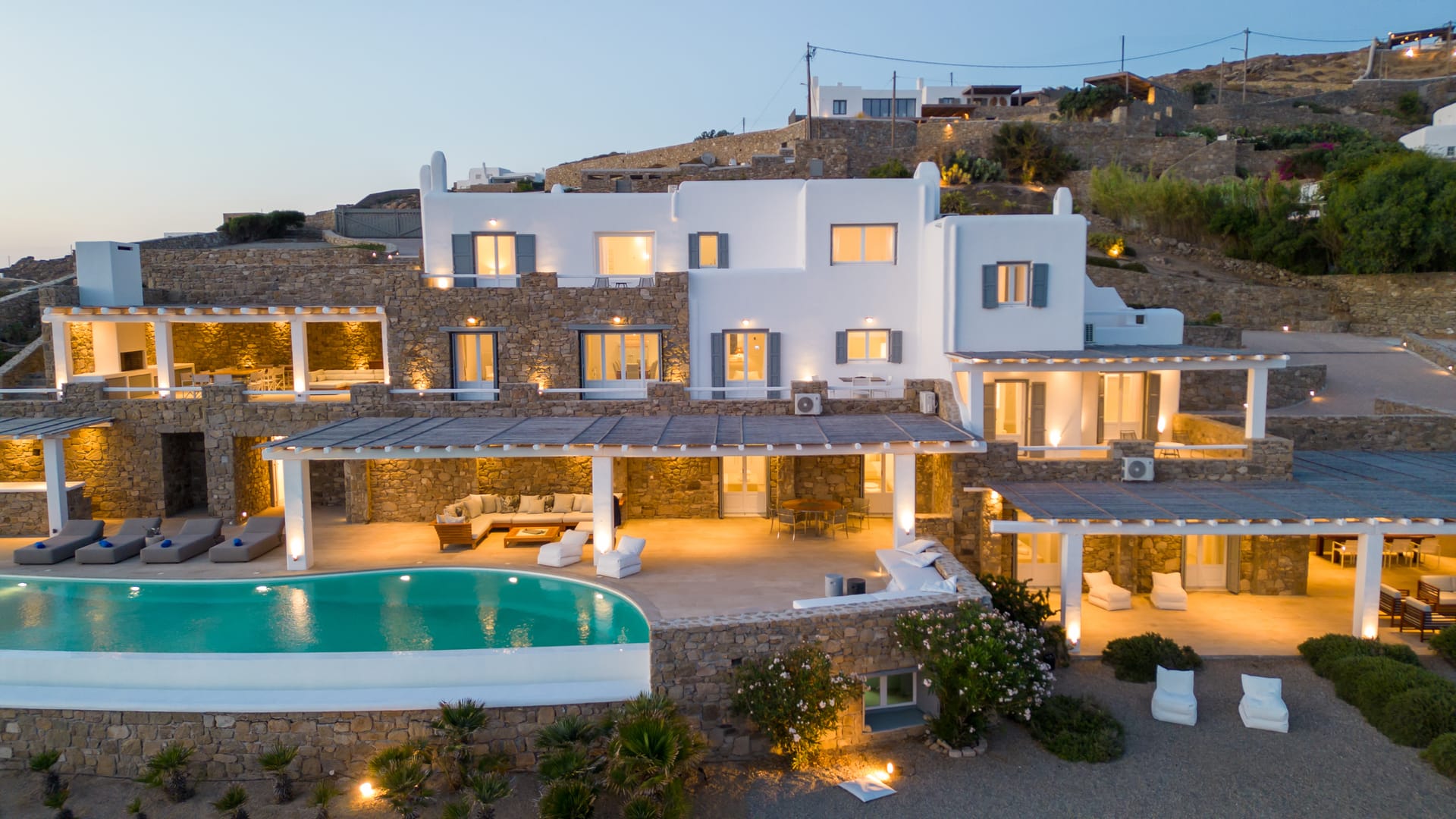 9 Bedroom Villa with Private Pool