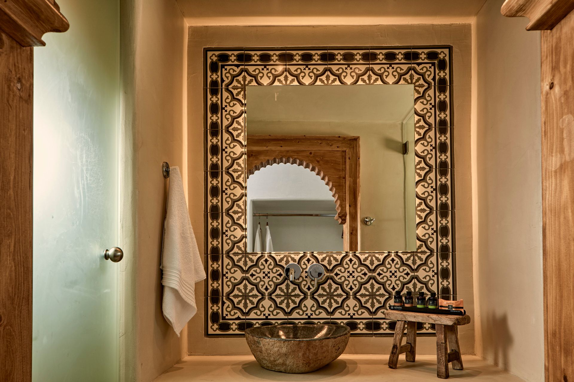 Naxian On The Beach Luxury Boutique Suites - DBLIJ - 5