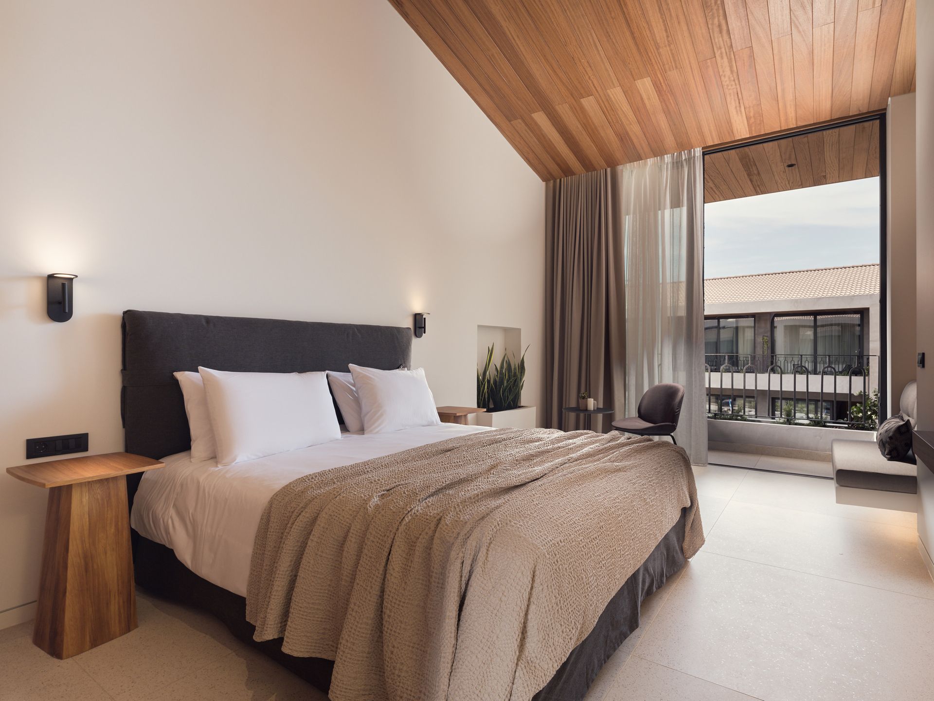 Upper Floor Suite