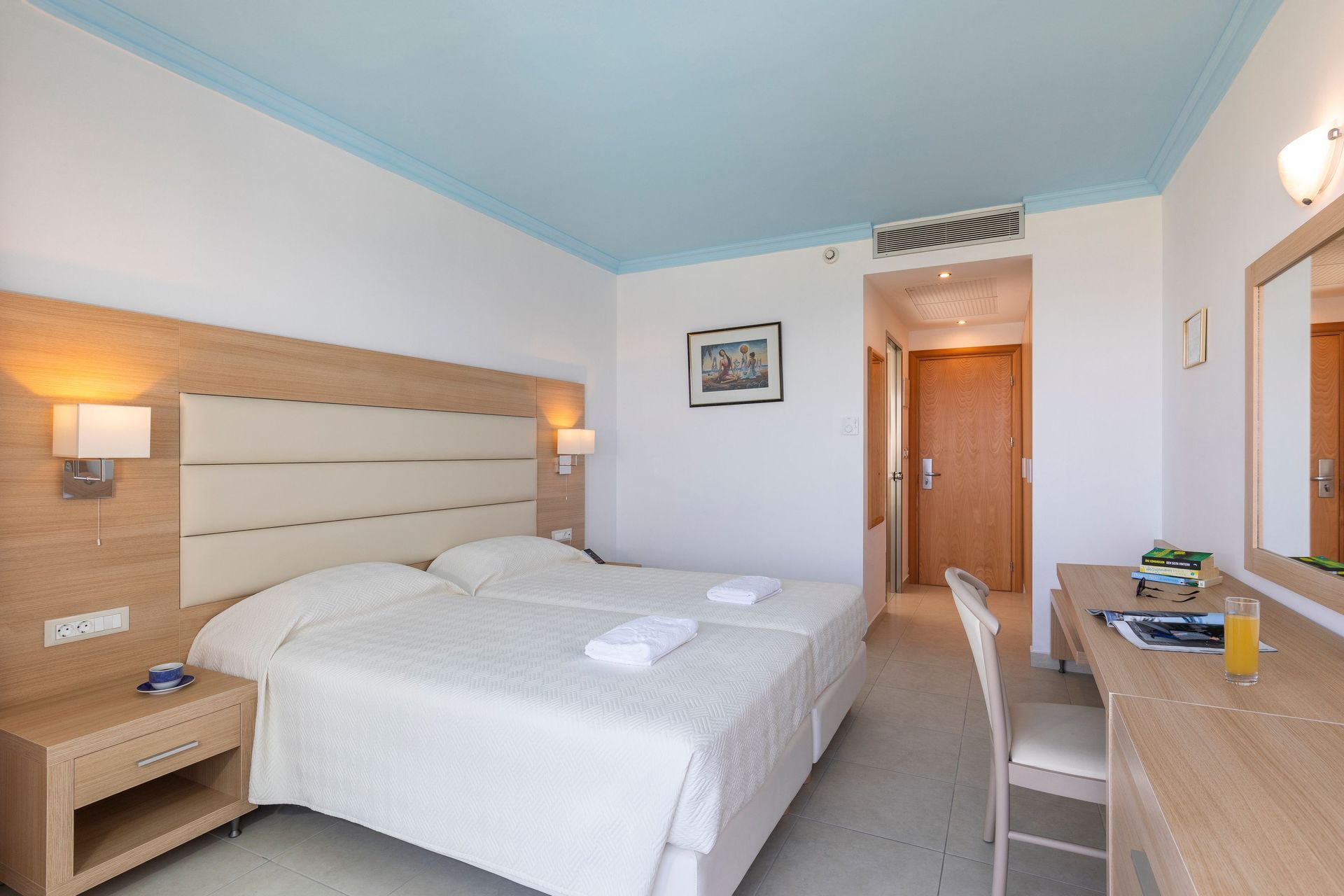 Superior Twin Room Land View