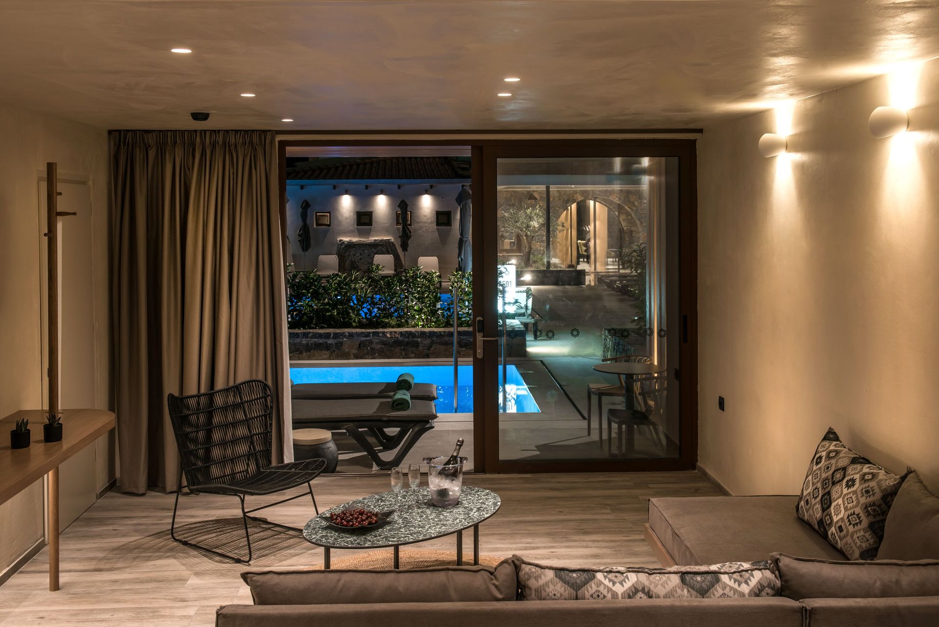 Executive Junior Suite with Sharing Pool