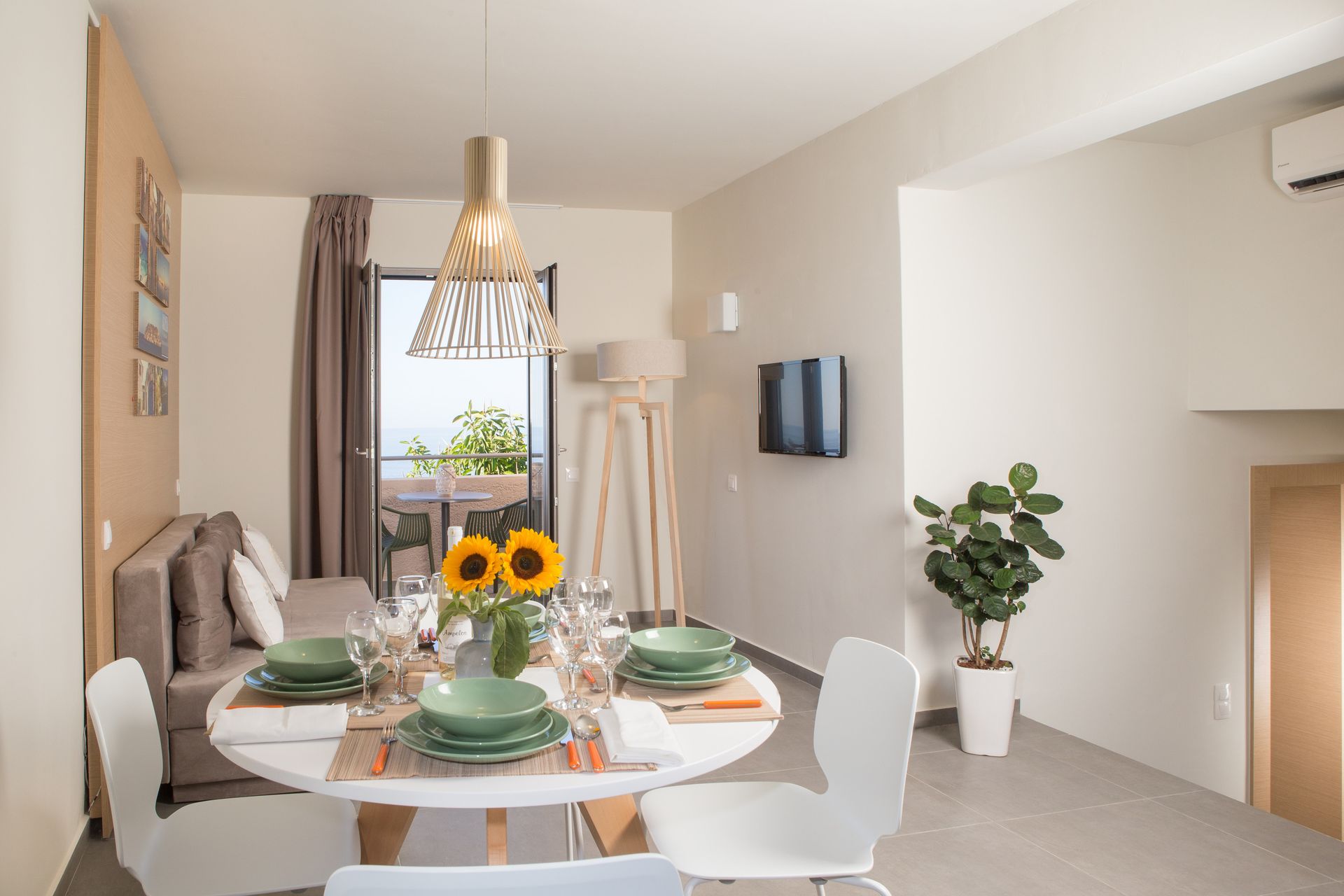 Superior One Bedroom Apartment Bay View