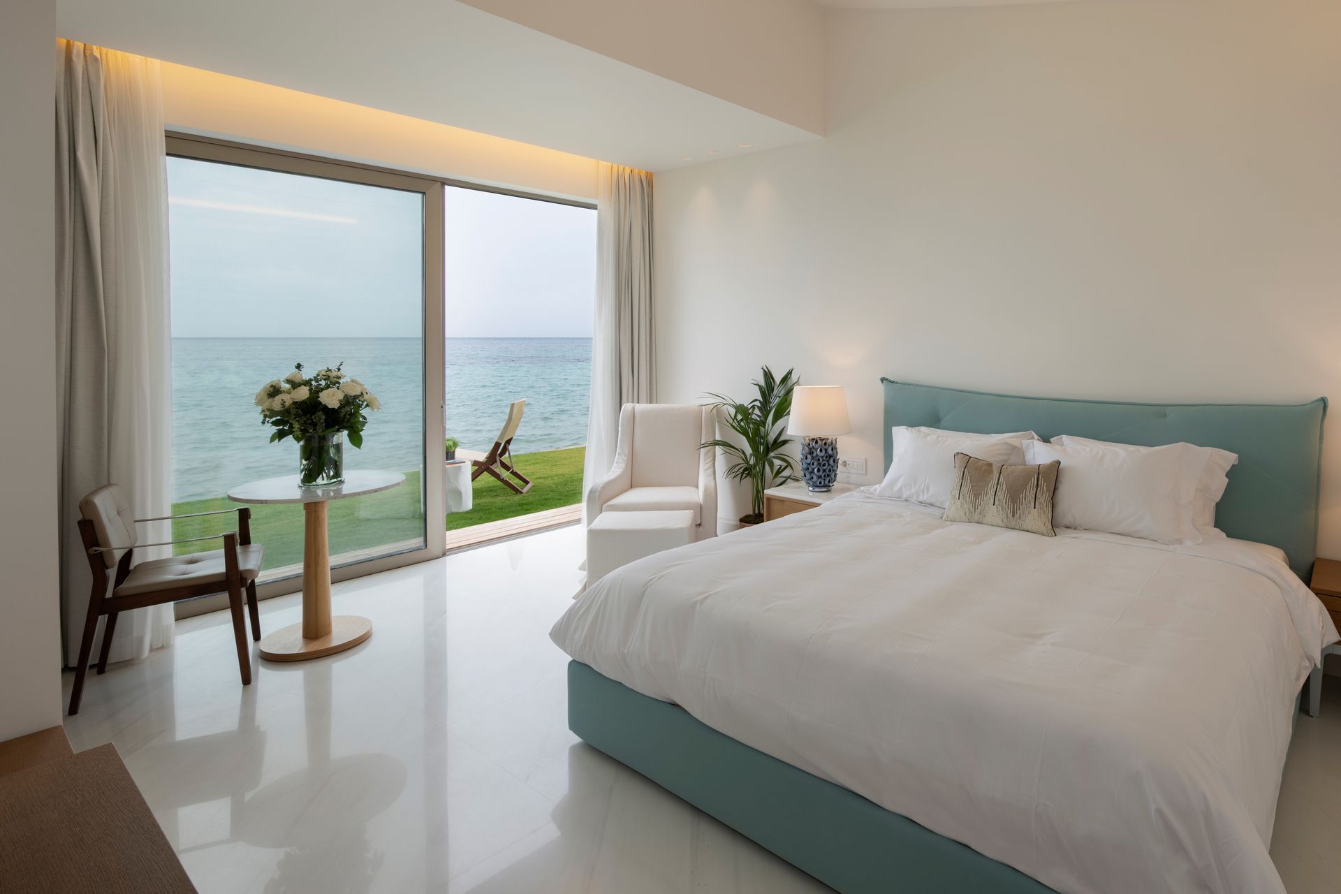 Grand Pavilion Waterfront with Private Pool