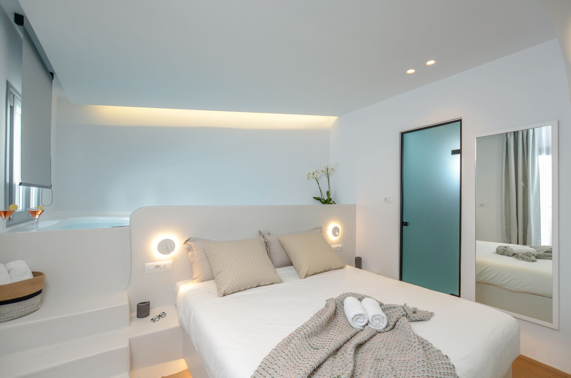 hercules executive suite with indoor hottub