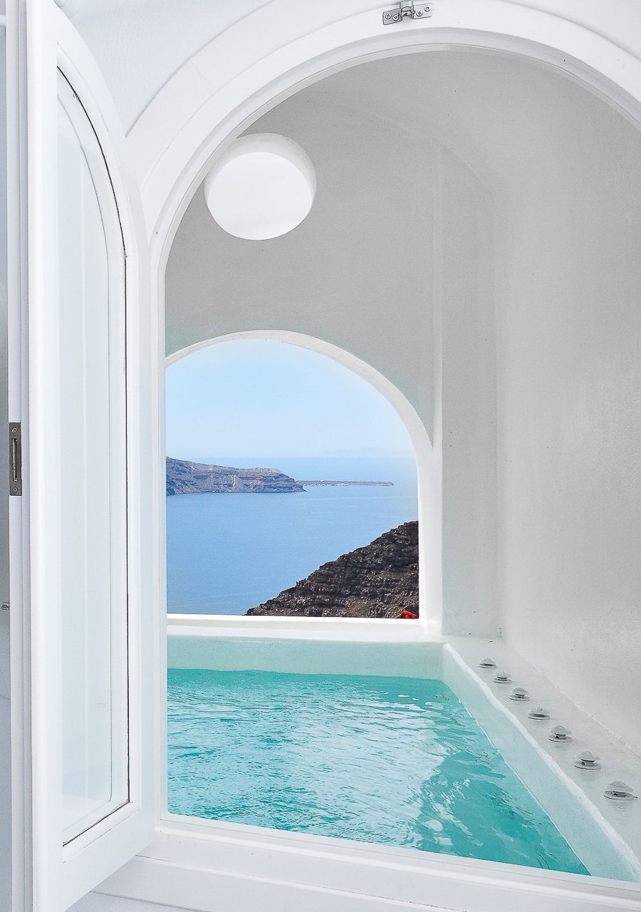 Cave Pool Suite – Private Caldera Sea Sunset view