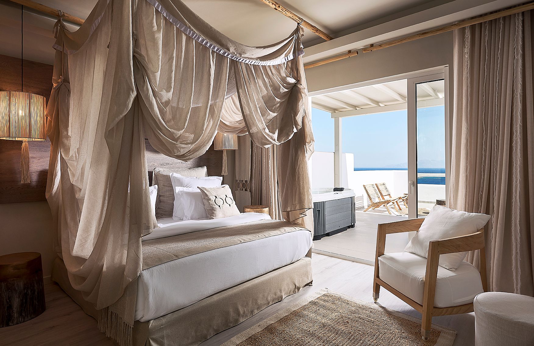 Honeymoon Sea View Suite with Private Hot Tub