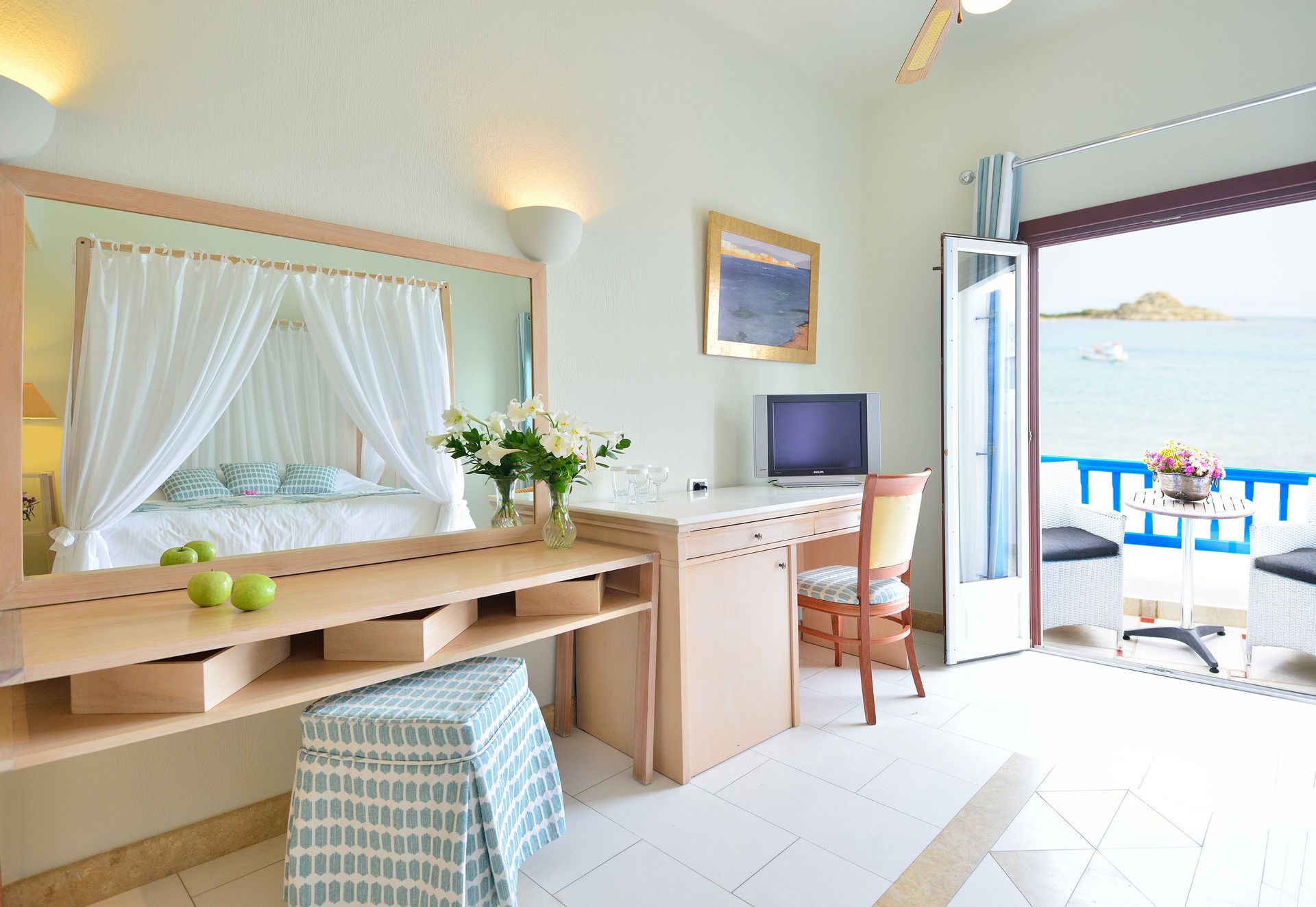 Cozy Honeymoon Suite Sea View