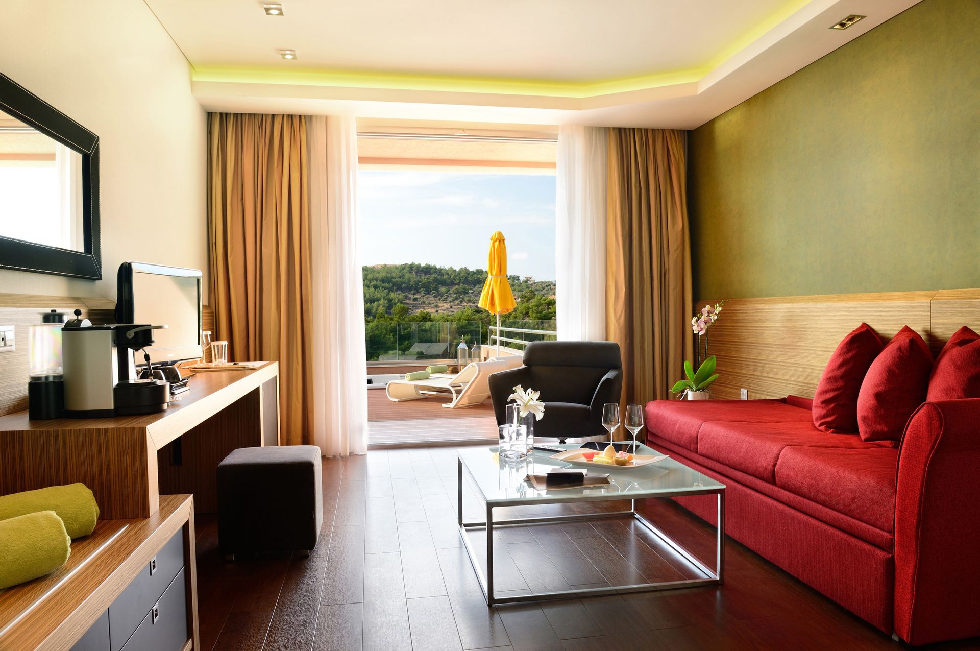 Royal Suite with Sea View and Outdoor Jacuzzi