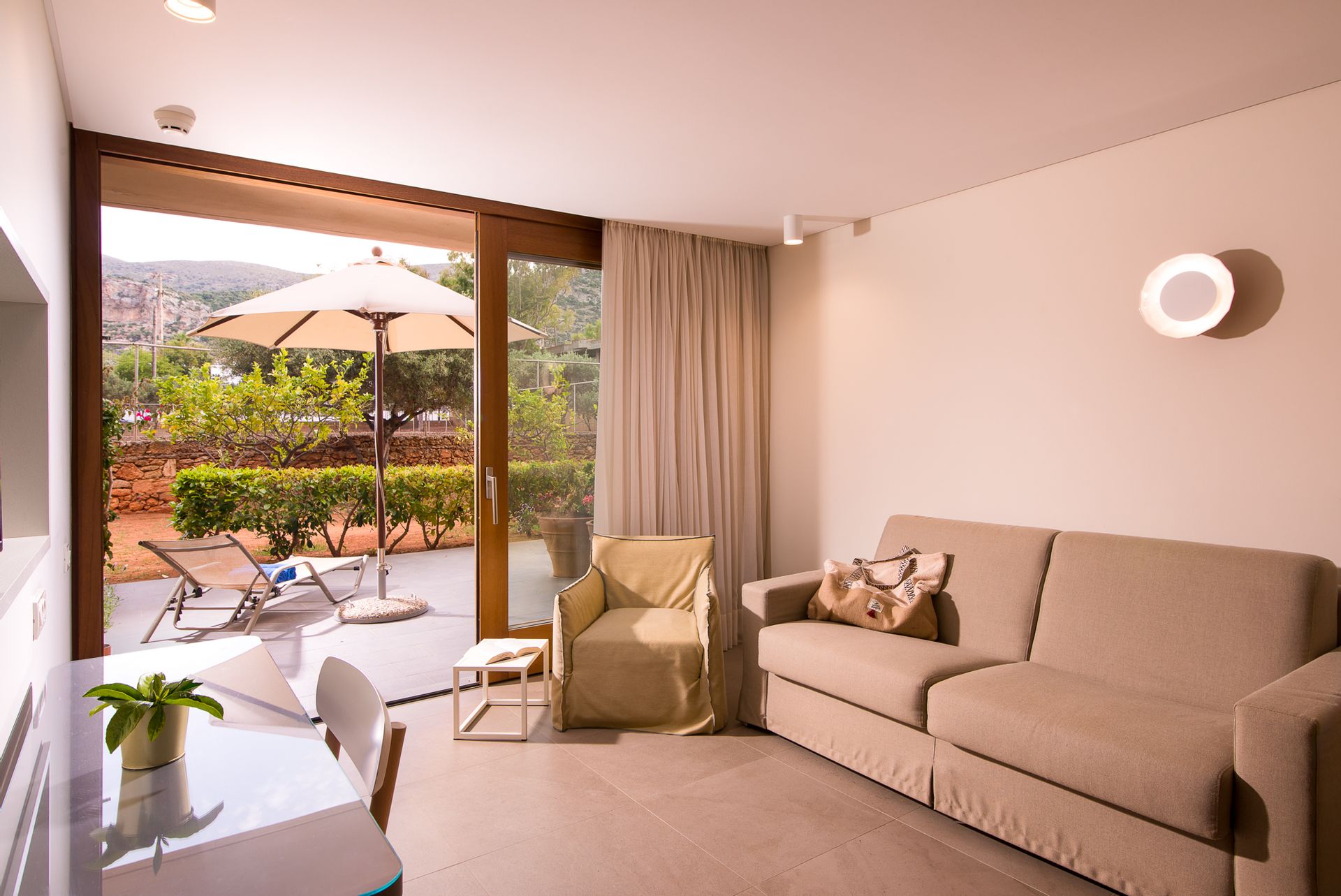 Superior Hotel/Bungalow Suite Garden View