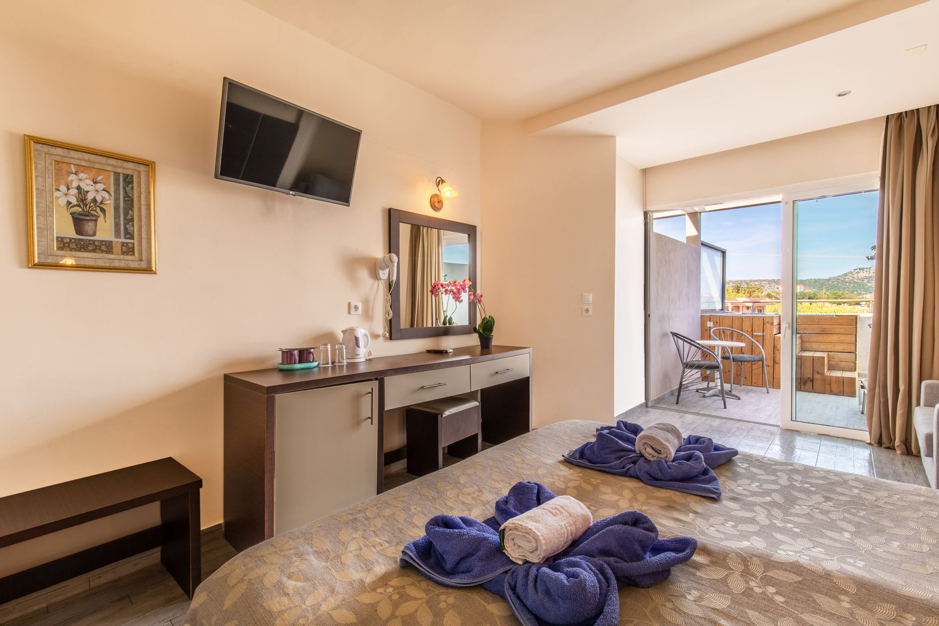 Deluxe Room with Outdoor Jacuzzi