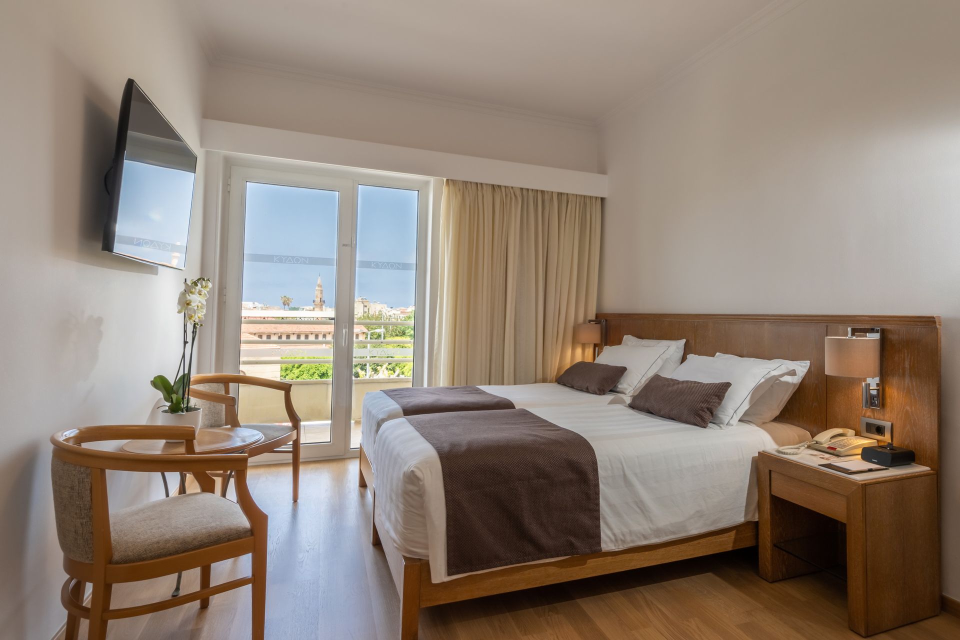 Family Suite Square View
