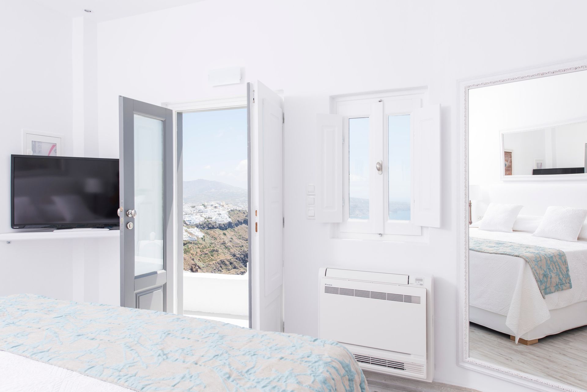 Aqua Luxury Suites Santorini - DOUBLE - 2