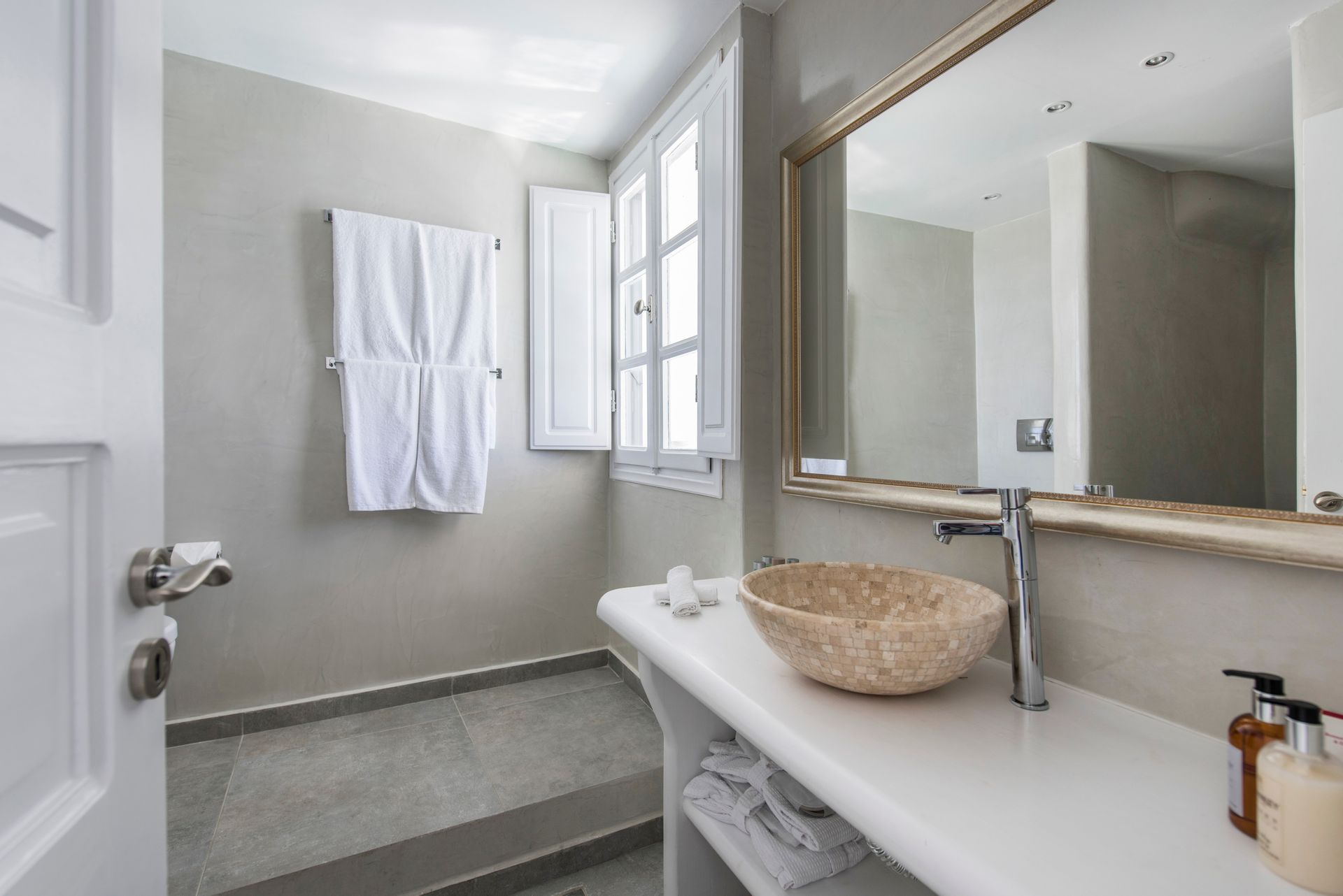 Aqua Luxury Suites Santorini - HONEYM - 19