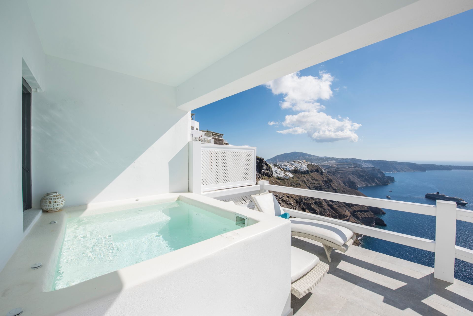 Aqua Luxury Suites Santorini - HONEYM - 8