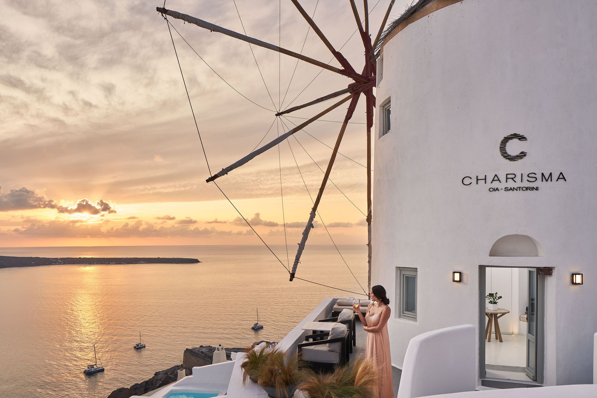 Charisma Windmill with Jetted Tub & Caldera view