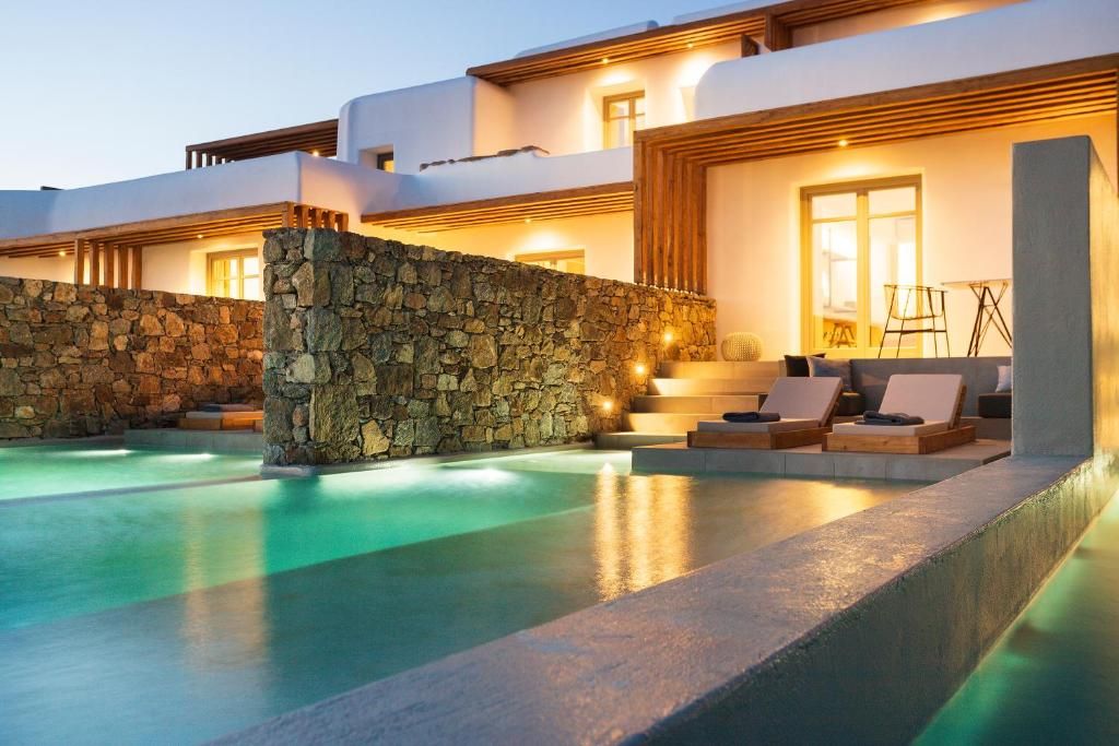 Junior Pool Suite
