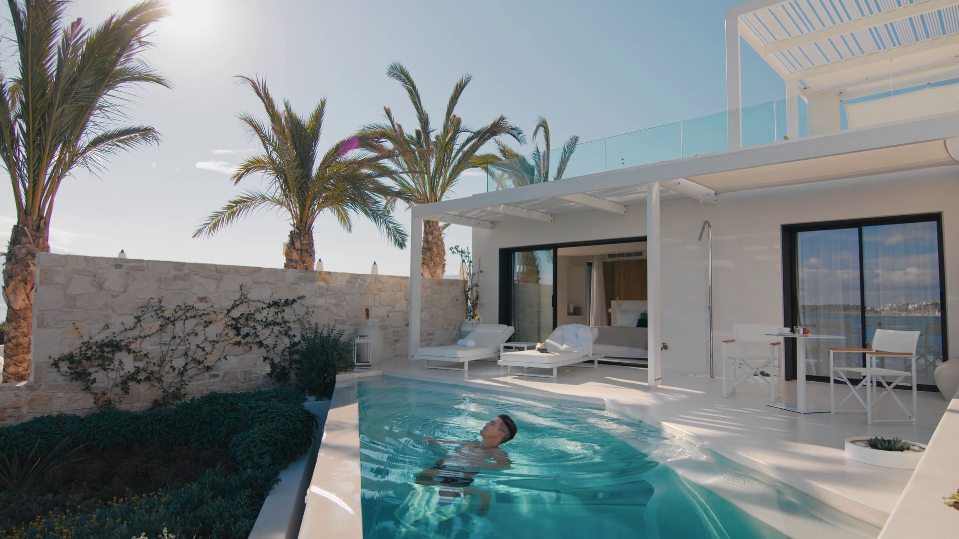 Front Sea View Grand Suite with Private Heated Pool