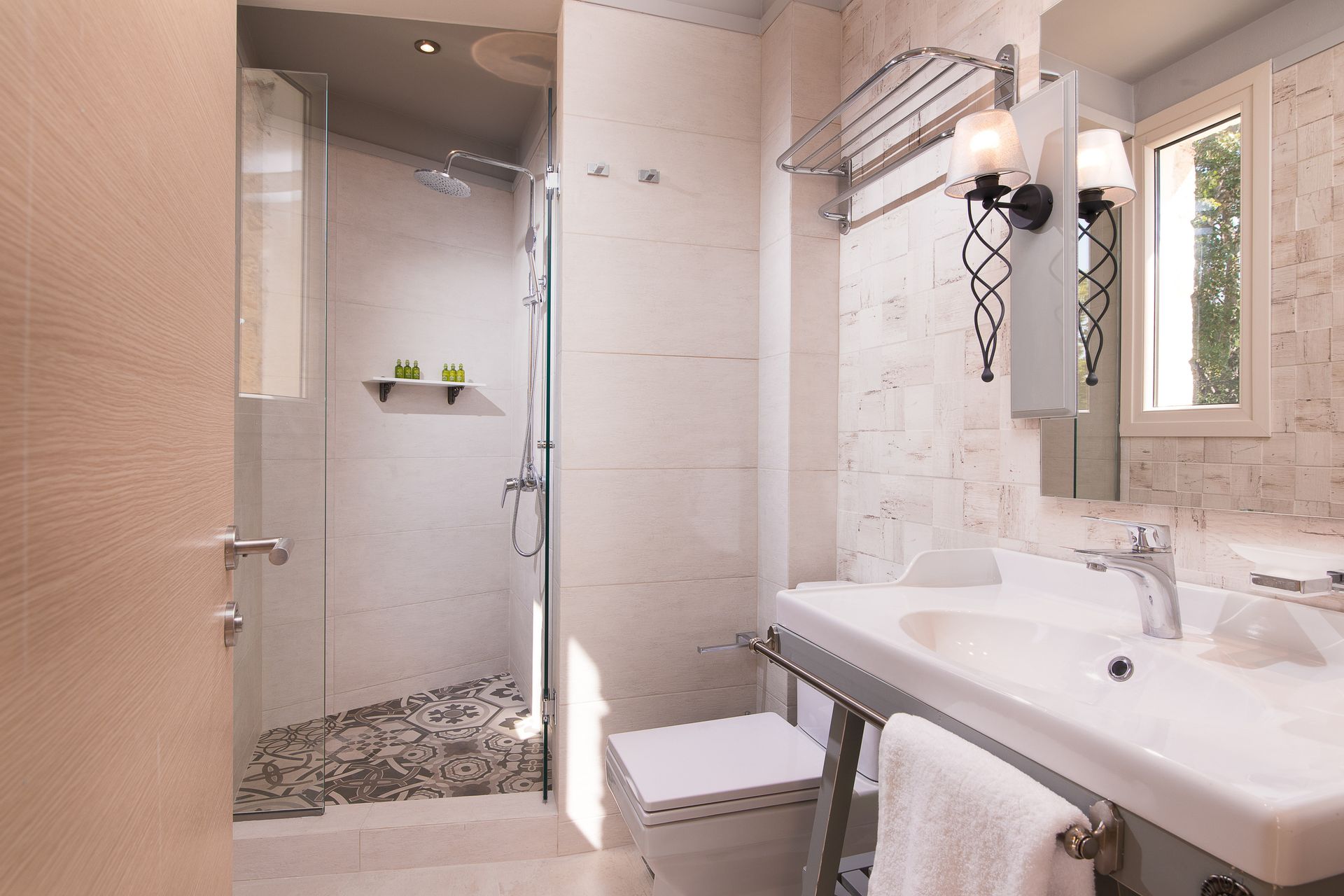 Neikos Luxury Suites - DTR - 7