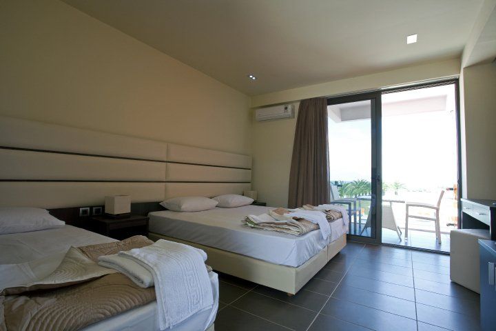 Double ground floor pool front room