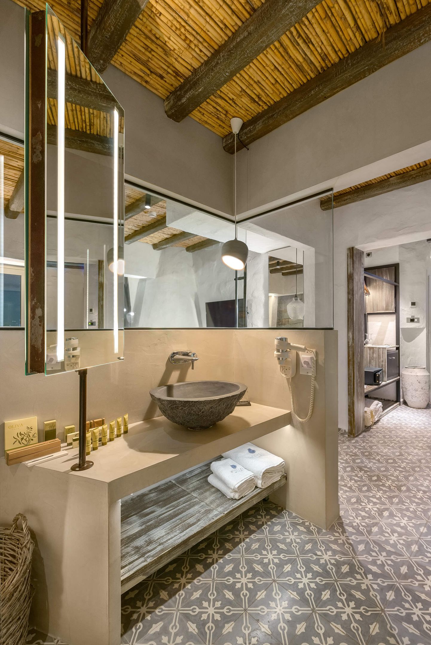 Elakati Luxury Boutique Hotel - HELIOS - 11